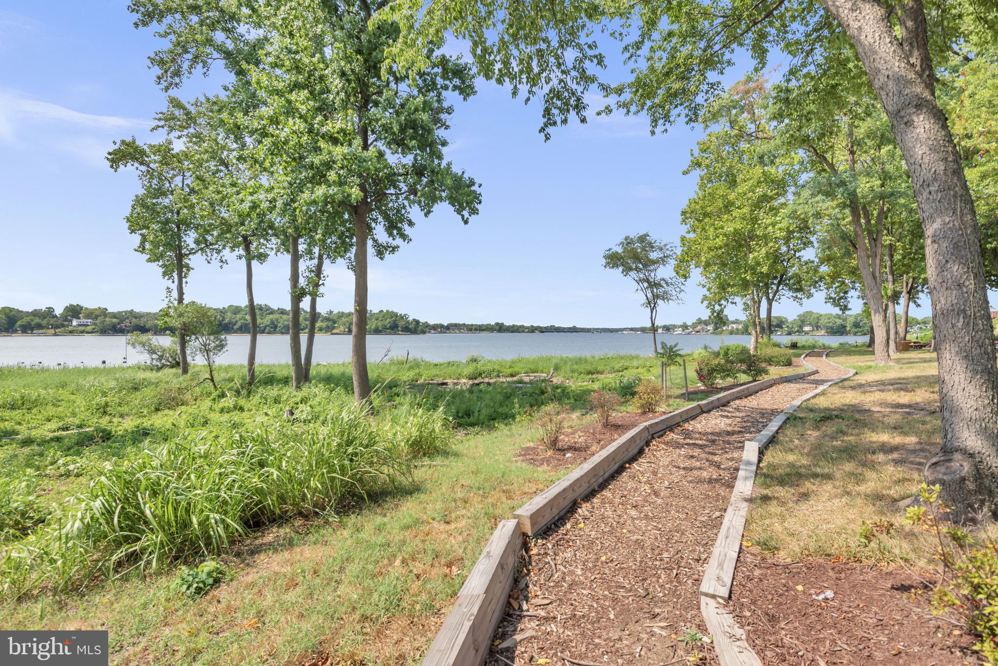 STONEY BEACH - Residential
