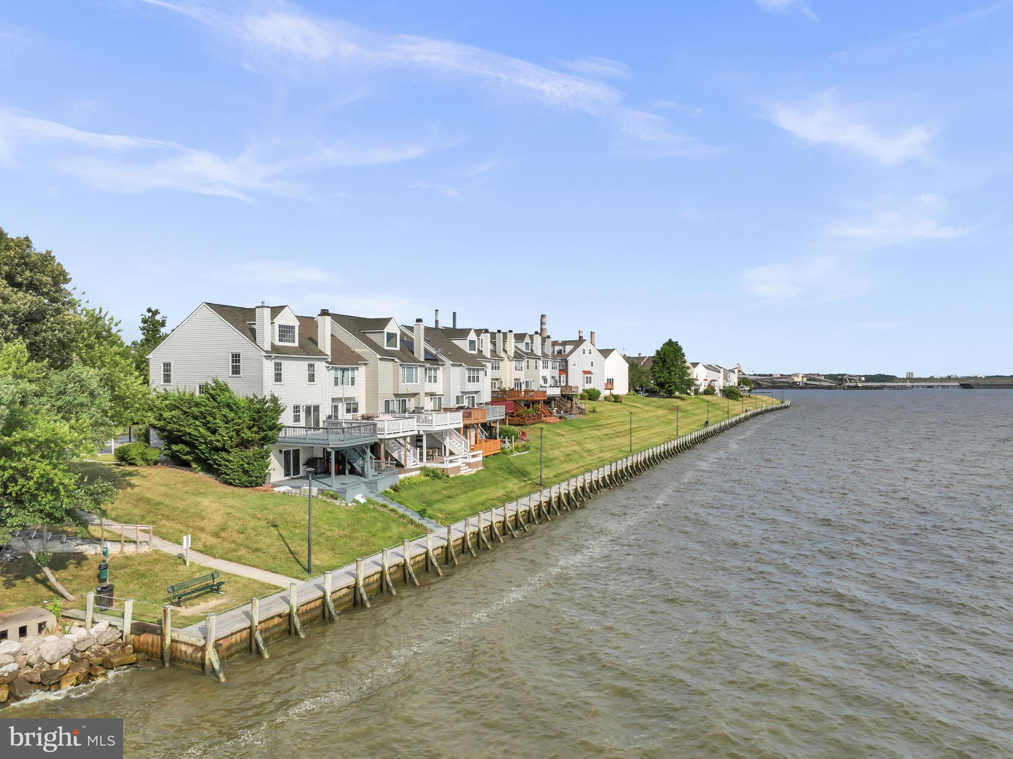 STONEY BEACH - Residential