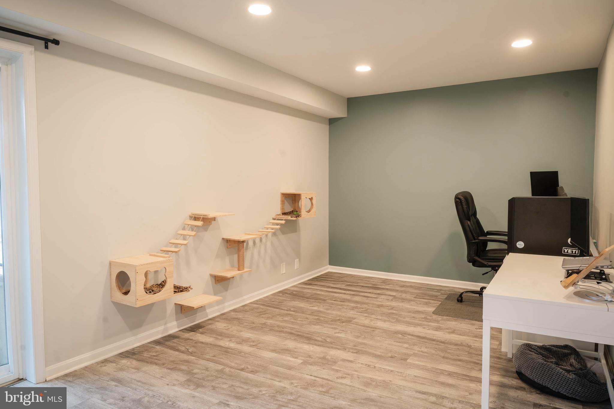 STONEY BEACH - Residential