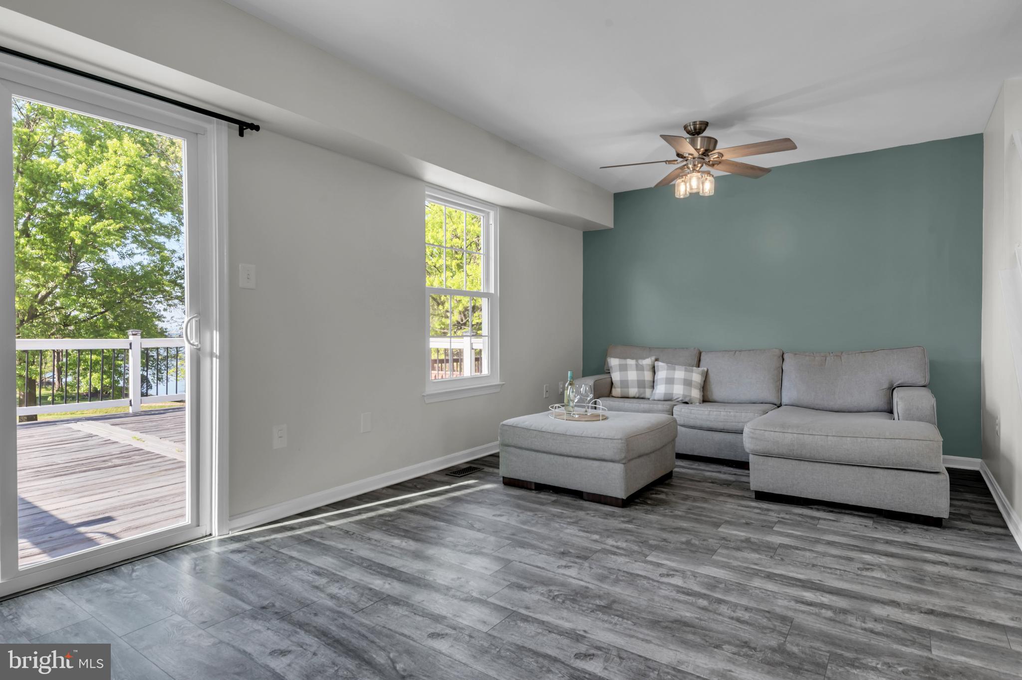 STONEY BEACH - Residential