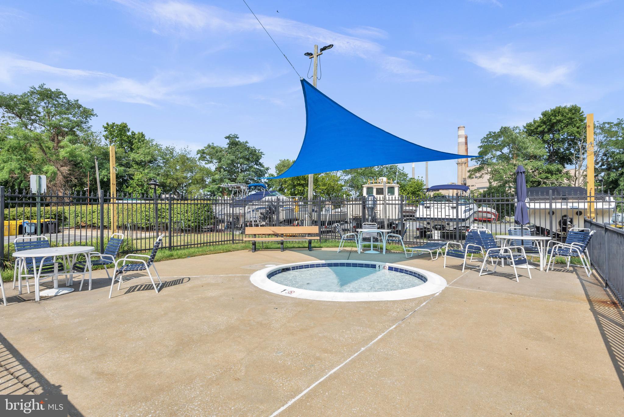 STONEY BEACH - Residential