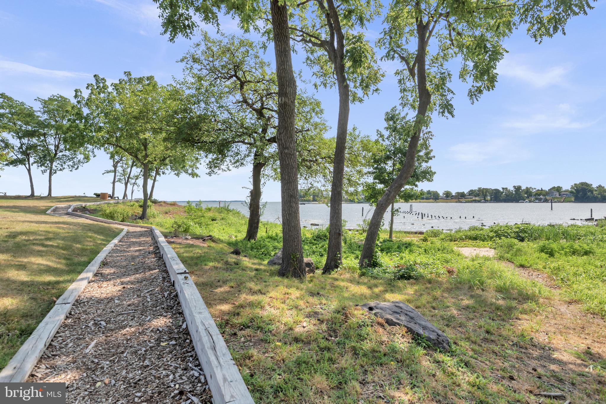 STONEY BEACH - Residential