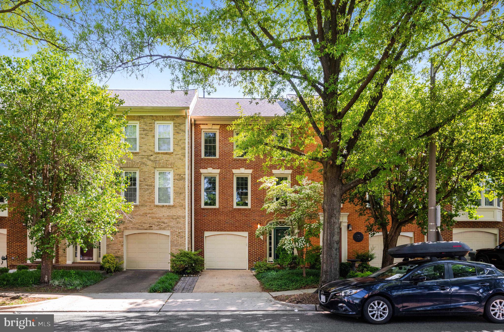 1709 DOGWOOD DRIVE