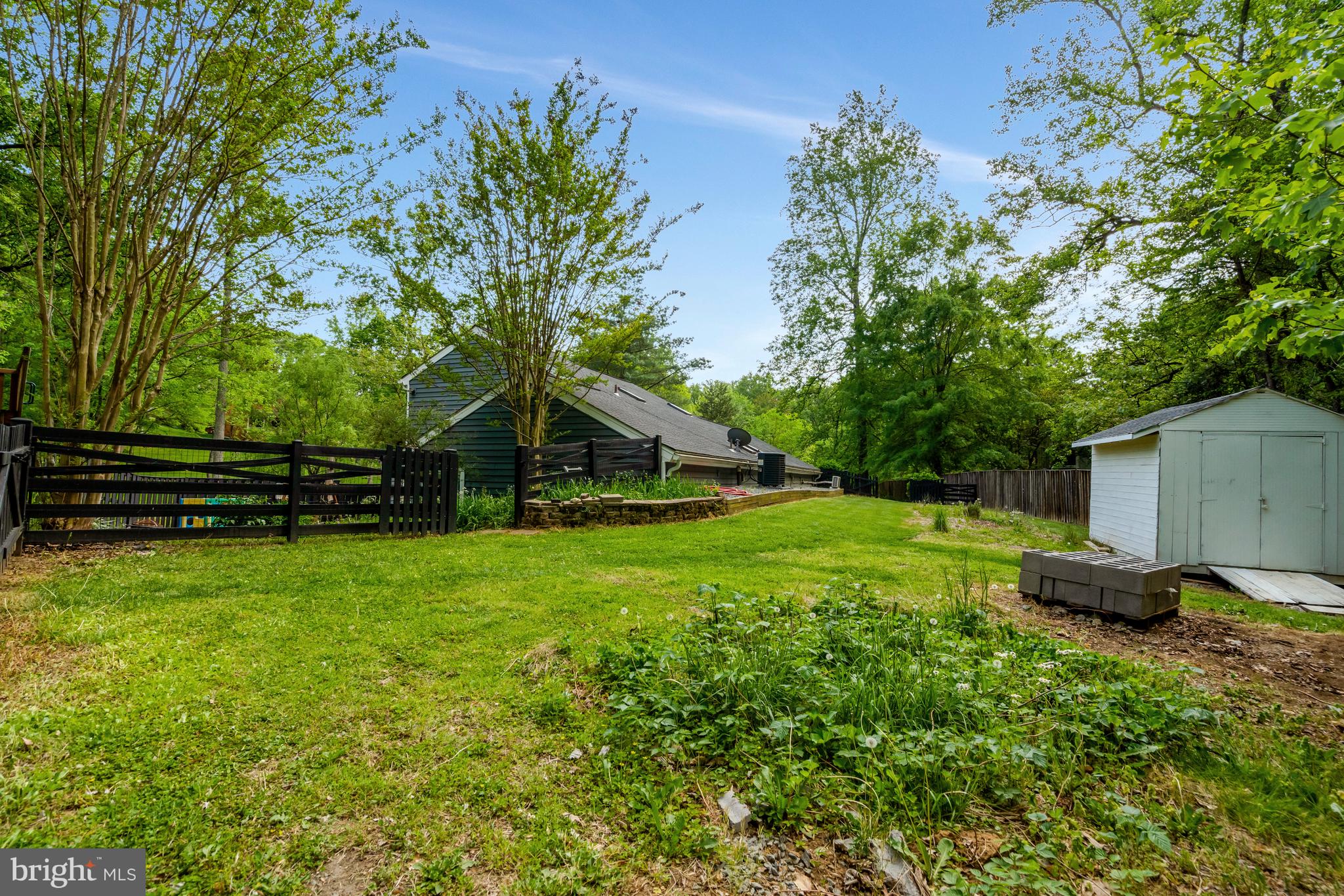 MOSBY WOODS - Residential