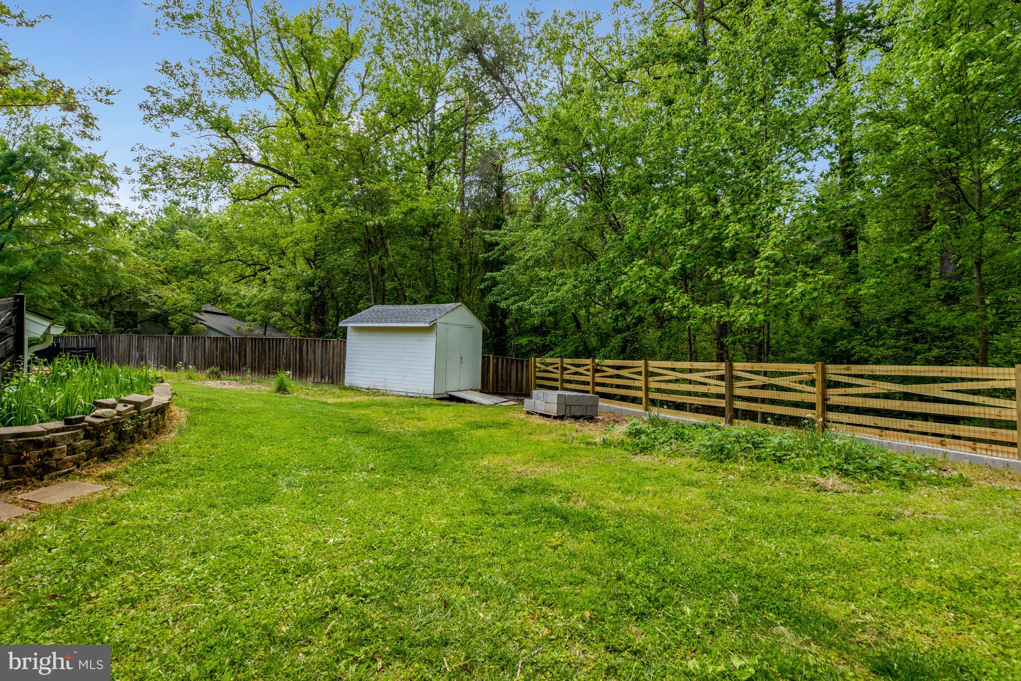 MOSBY WOODS - Residential