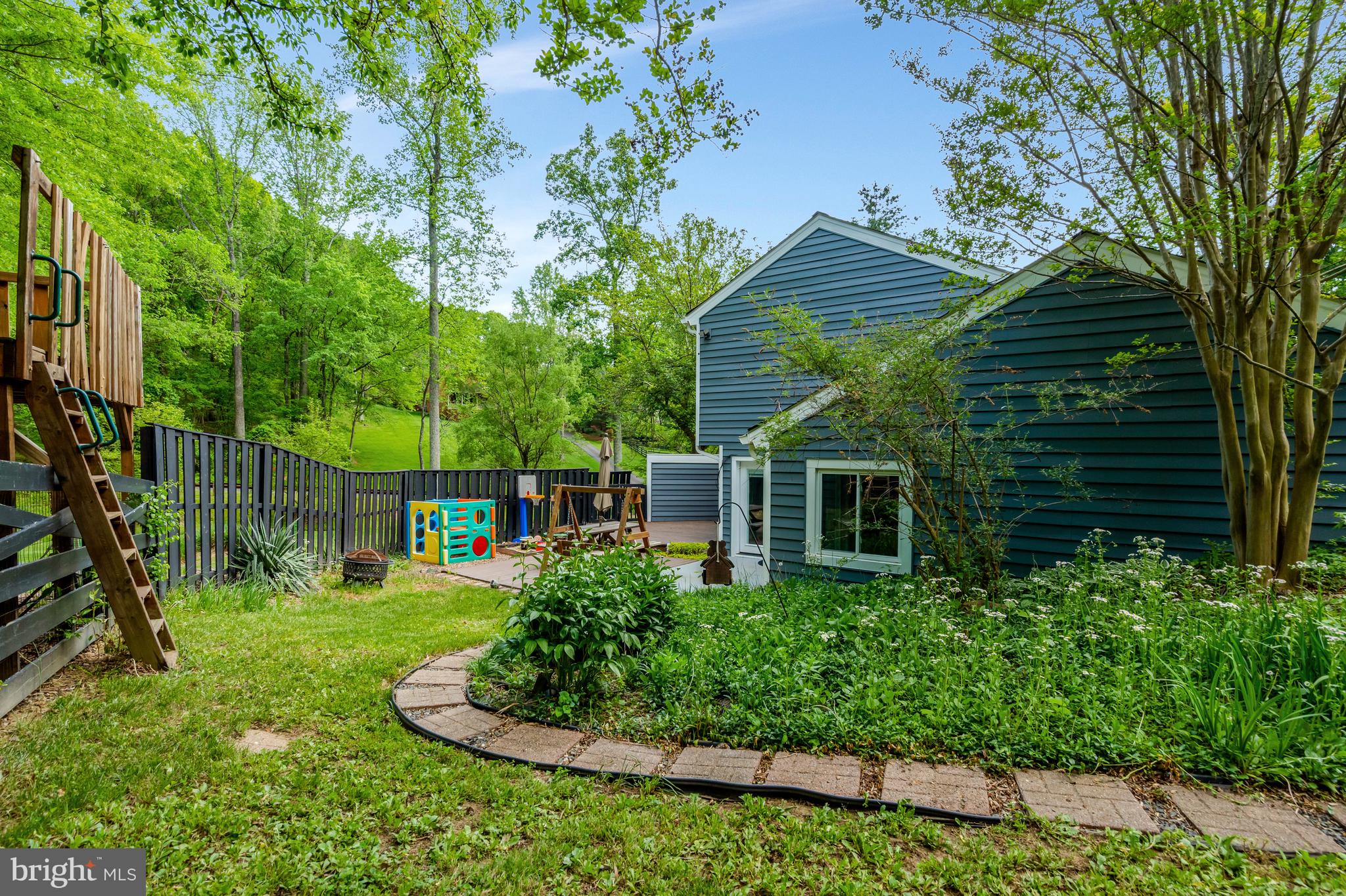 MOSBY WOODS - Residential