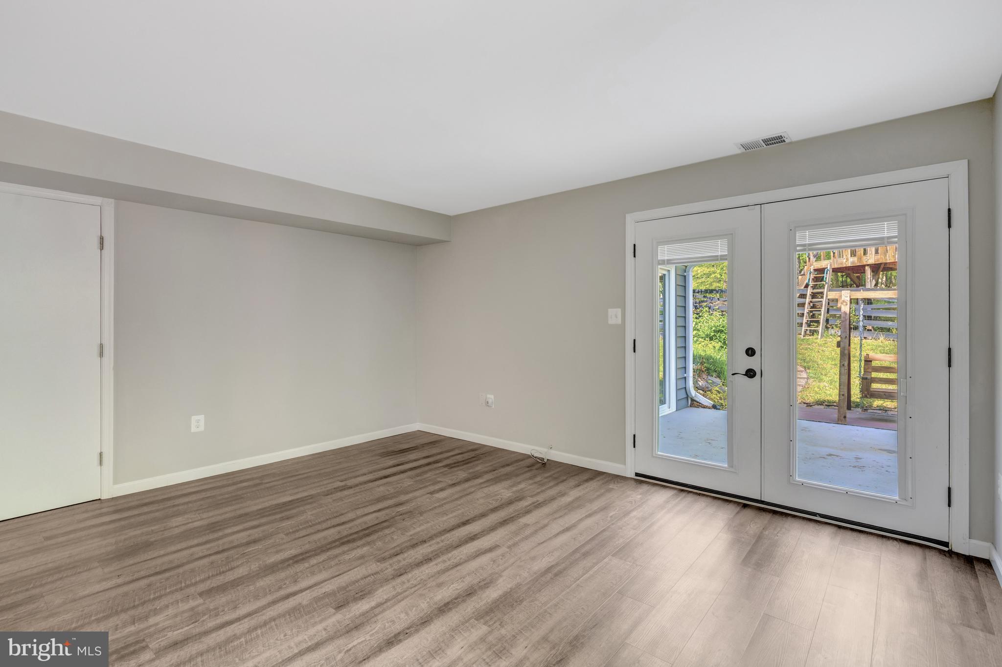 MOSBY WOODS - Residential