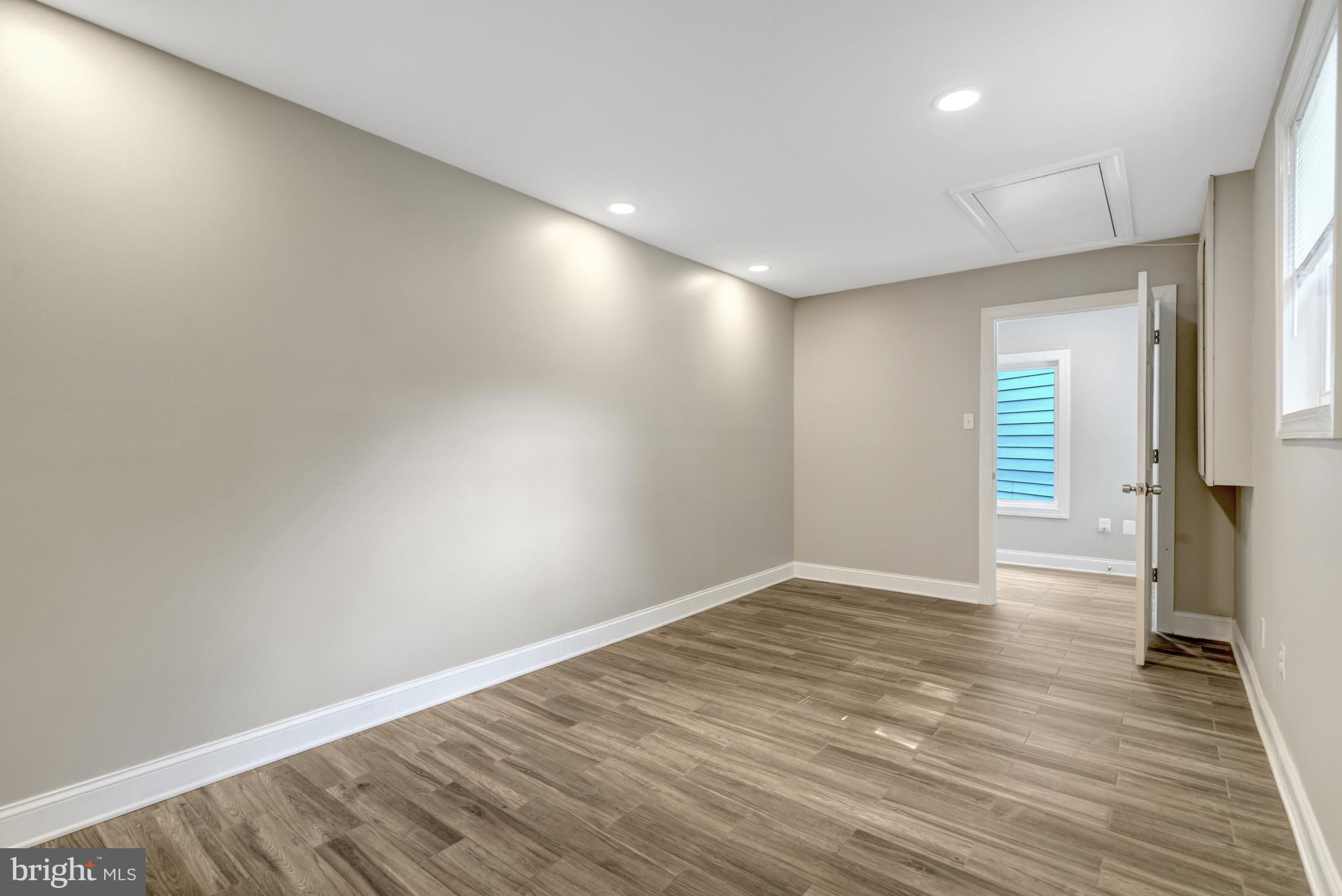 MOSBY WOODS - Residential