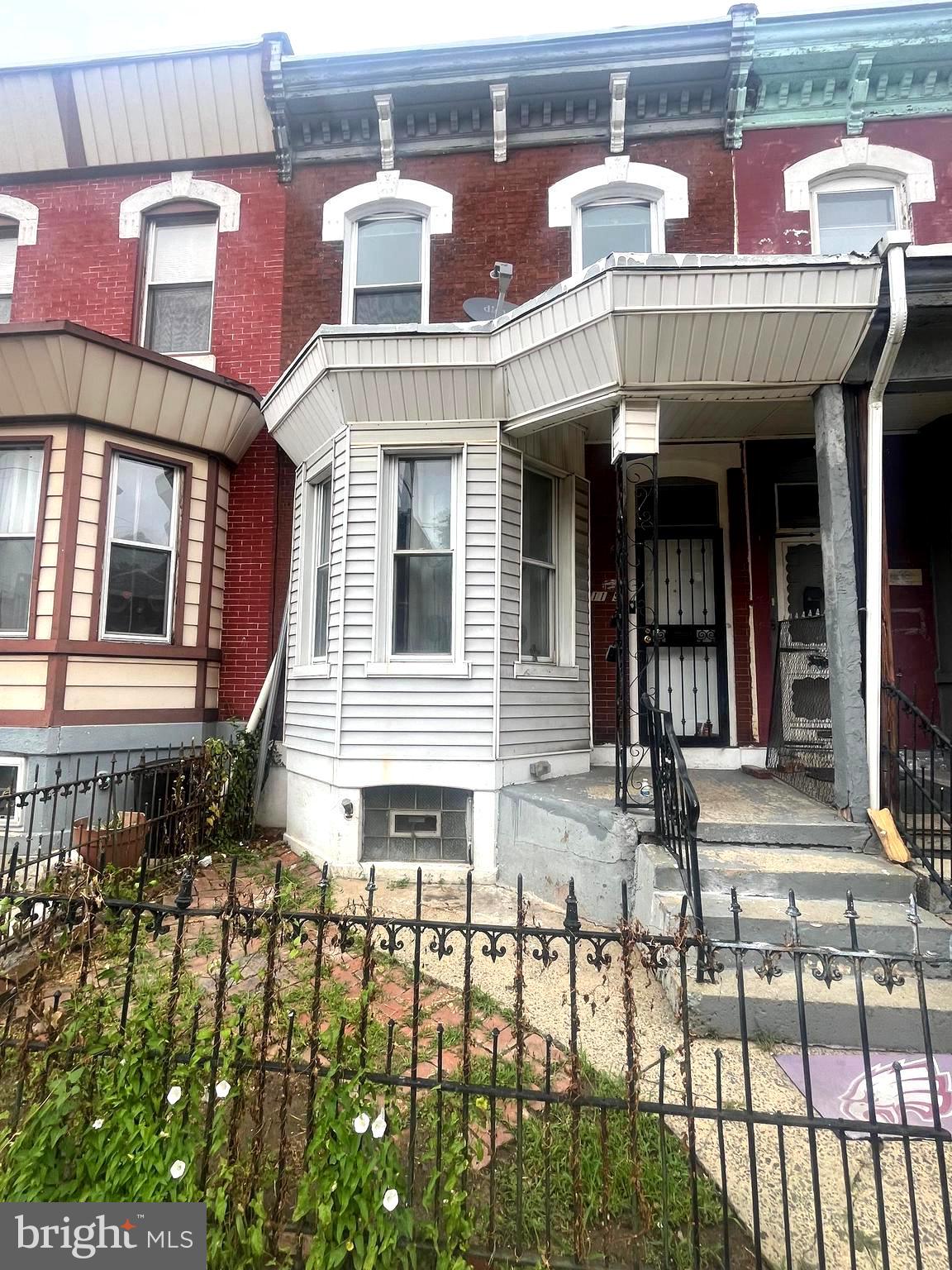 1109 W SILVER STREET