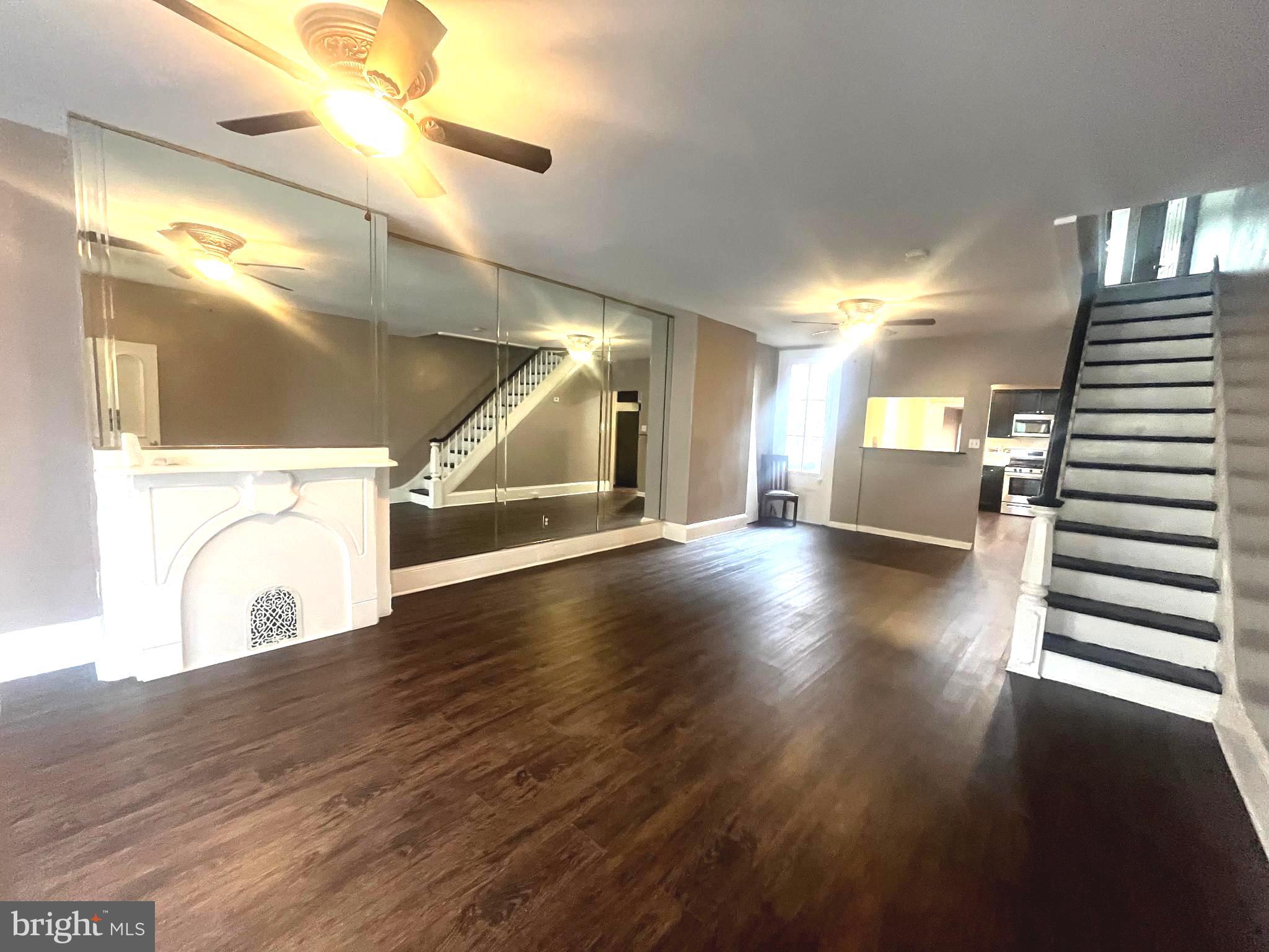 1109 W SILVER STREET