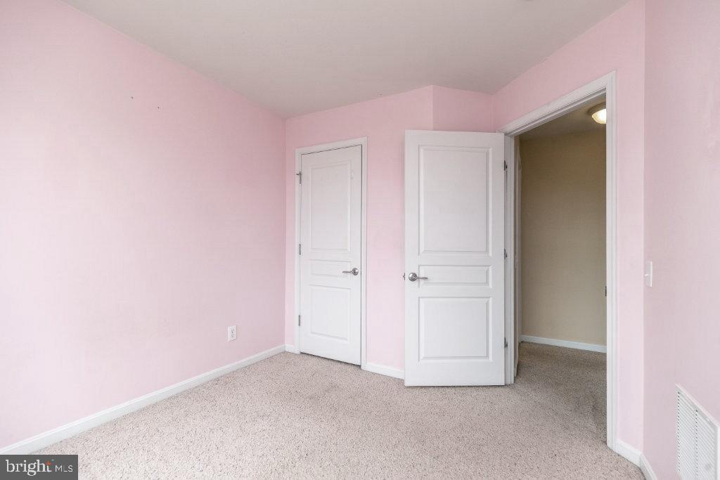 LONGFORD CROSSING - Residential