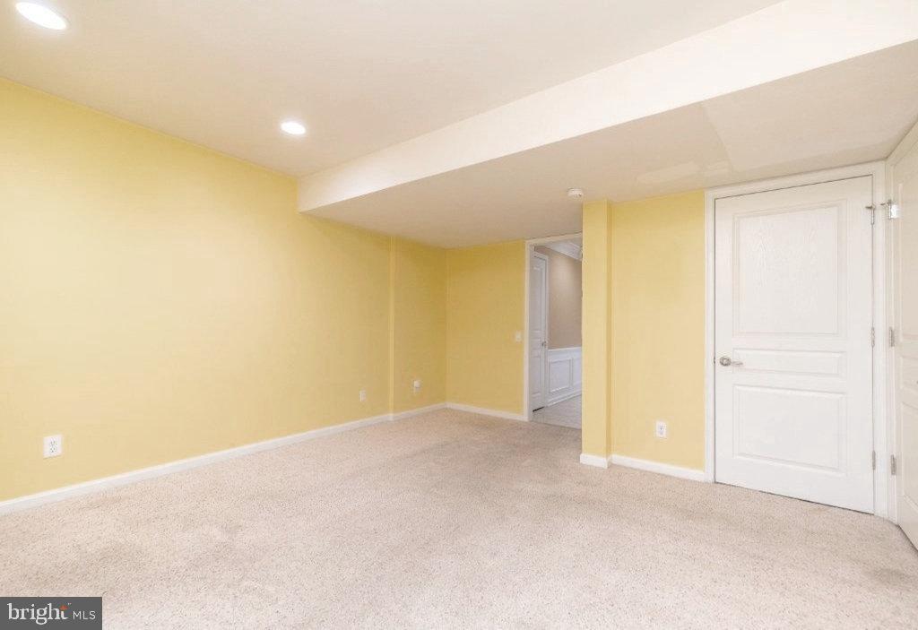 LONGFORD CROSSING - Residential