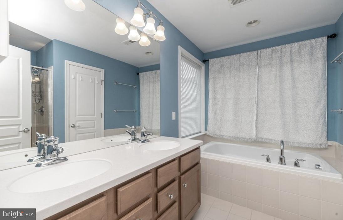 LONGFORD CROSSING - Residential