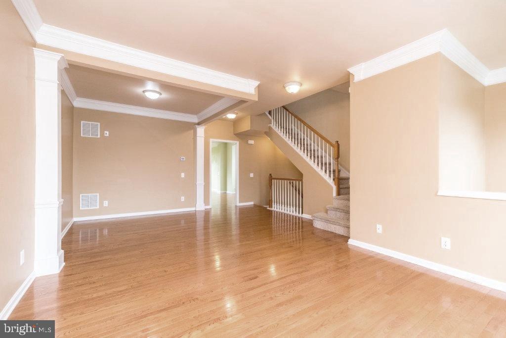 LONGFORD CROSSING - Residential