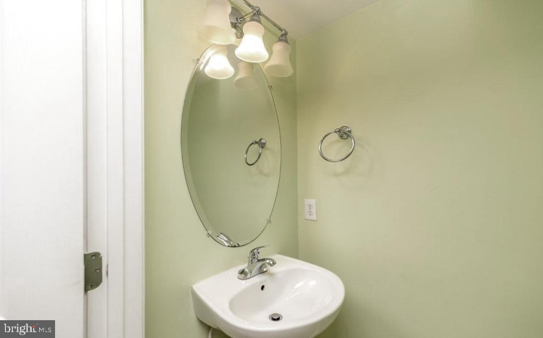 LONGFORD CROSSING - Residential