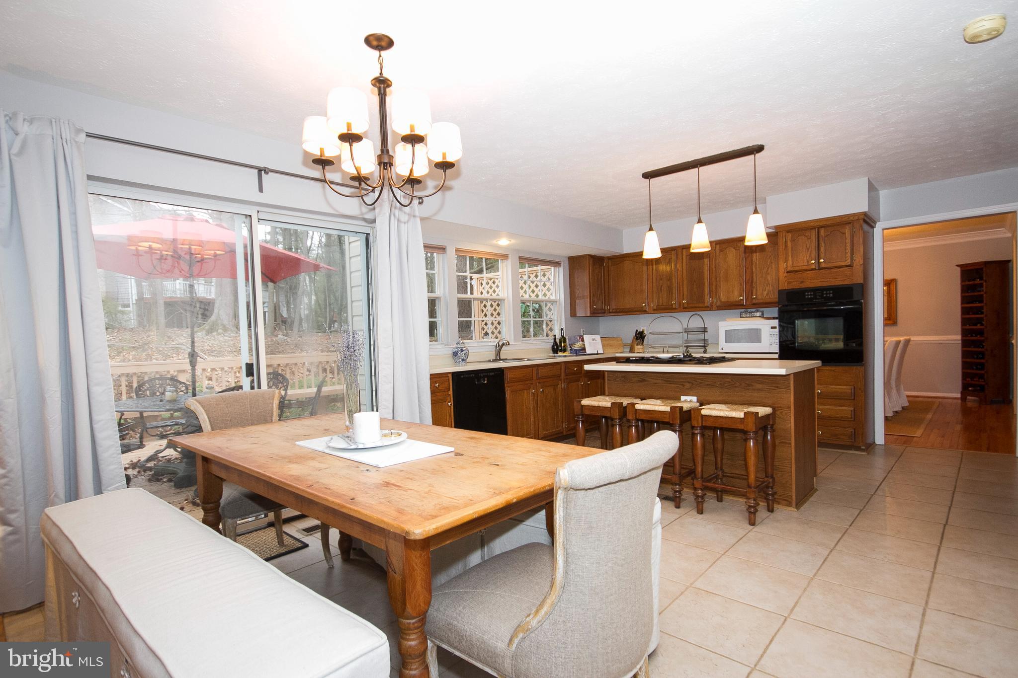 1212 WALNUTWOOD