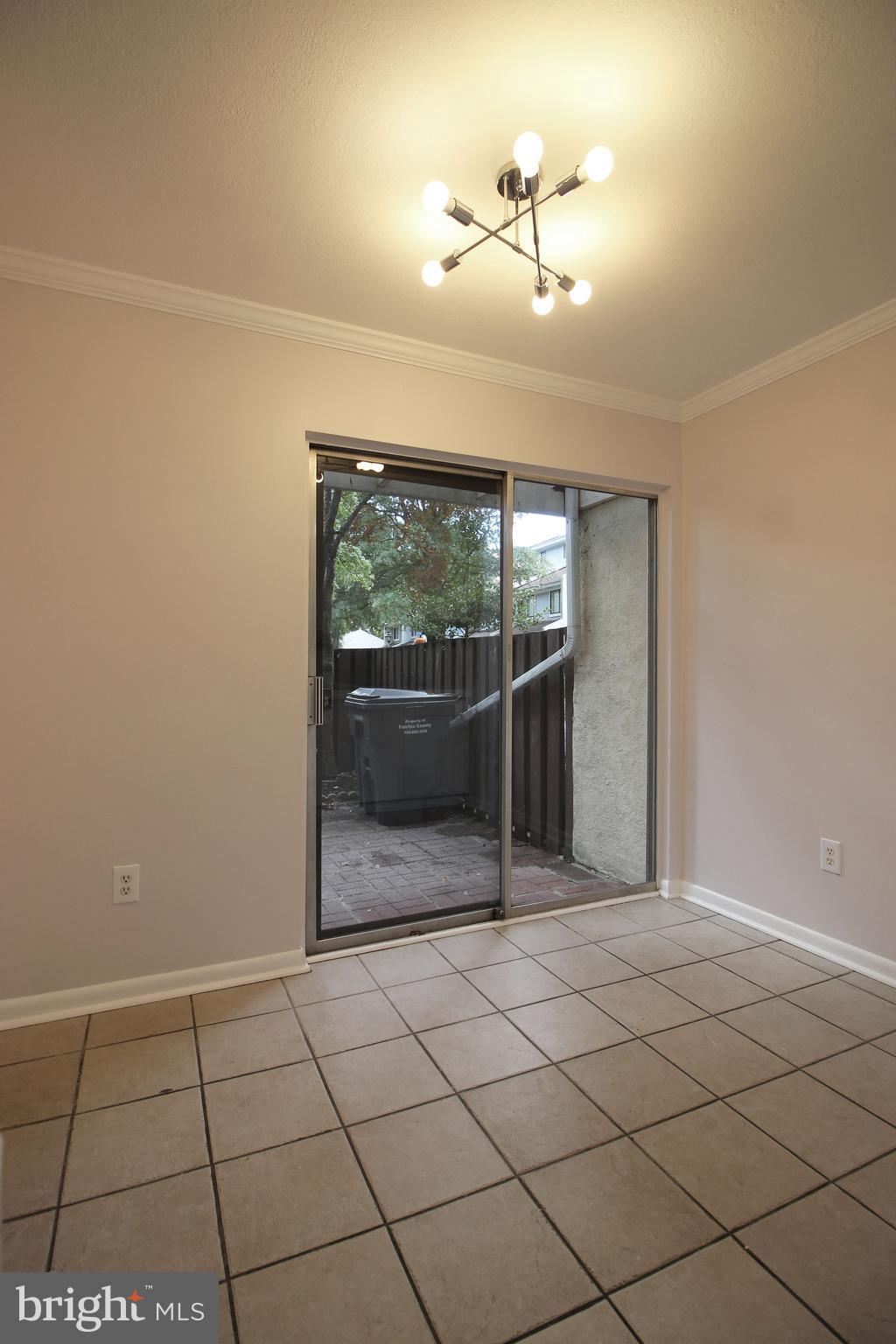 2208 SOUTHGATE SQUARE