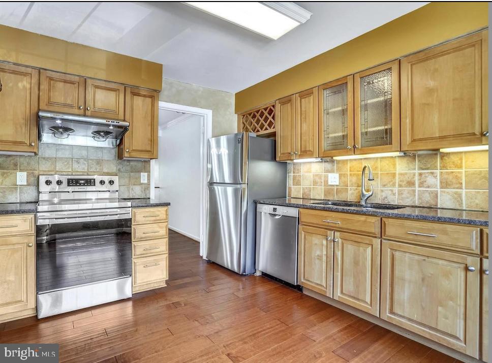 ARROWOOD - Residential Lease