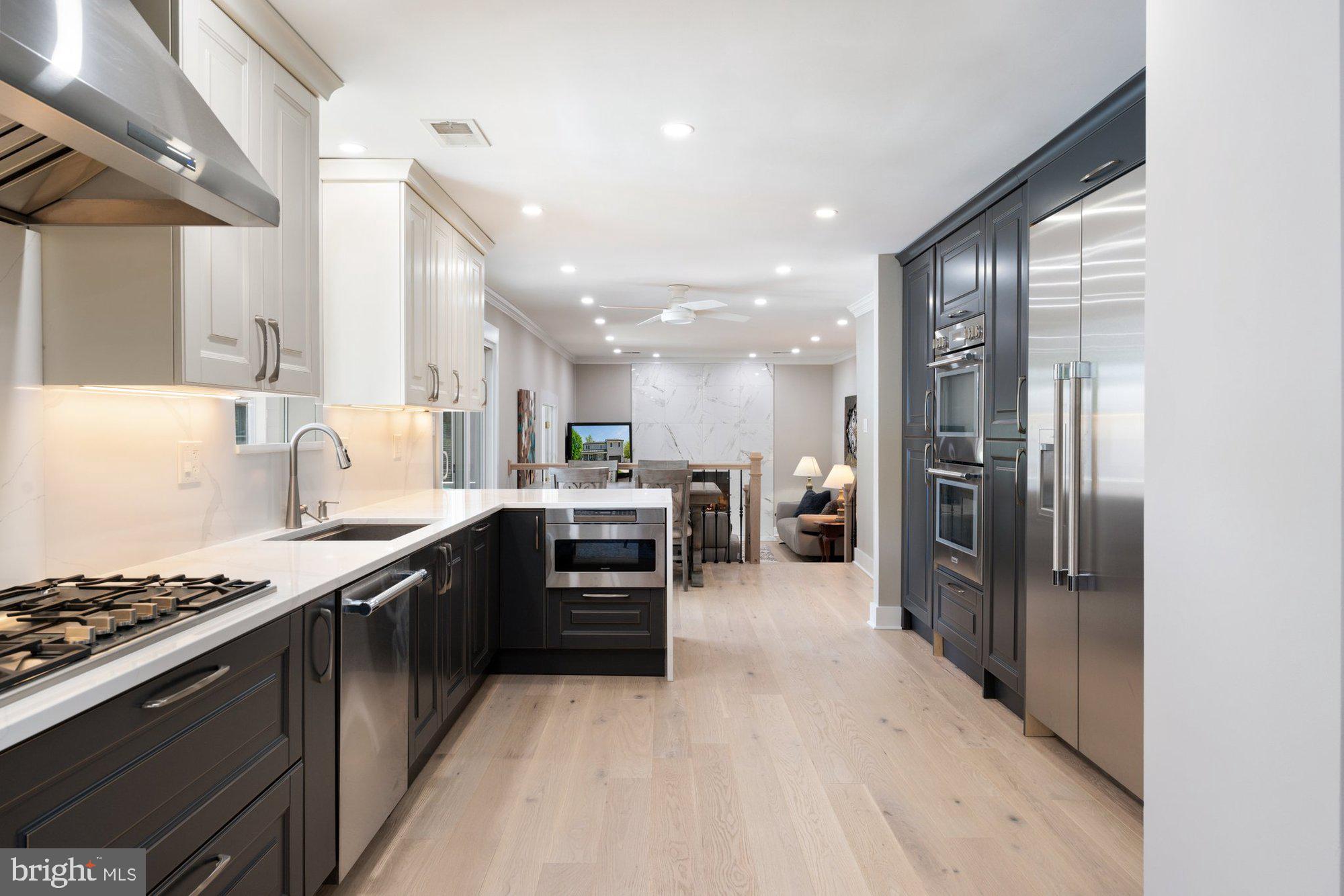 3105 SAVOY DRIVE