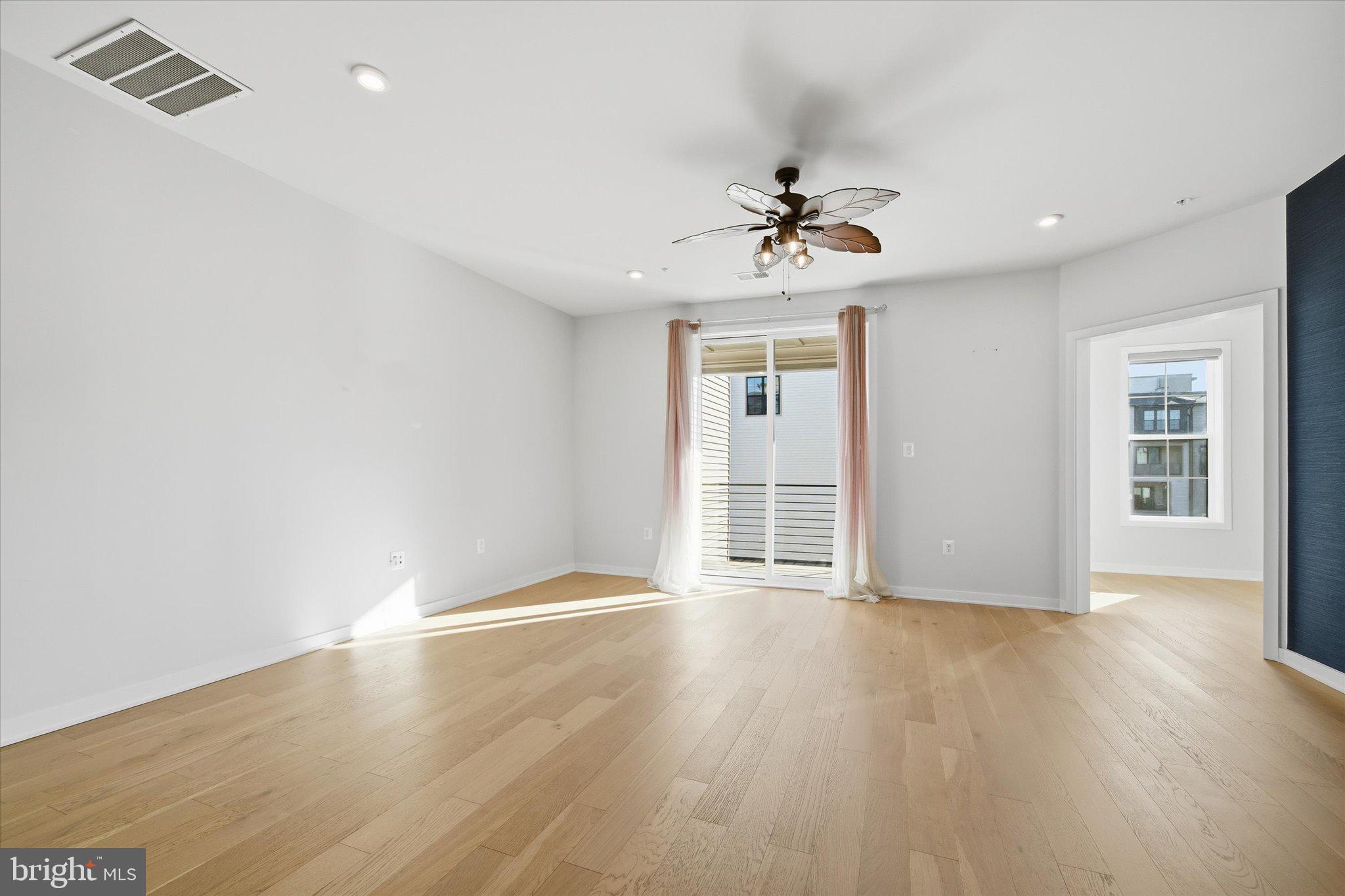 METRO WALK AT MOOREFIELD STATION - Residential