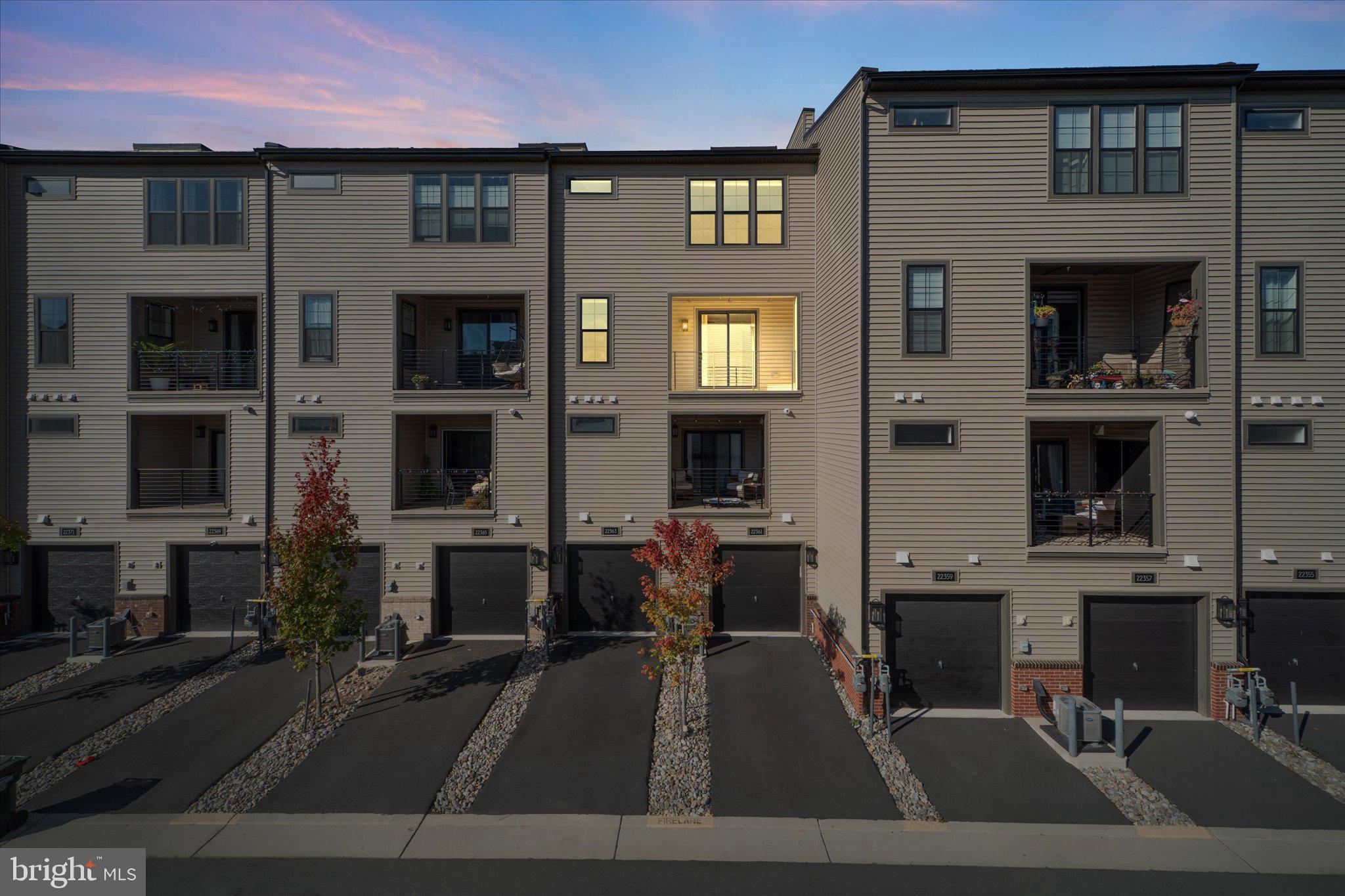 METRO WALK AT MOOREFIELD STATION - Residential