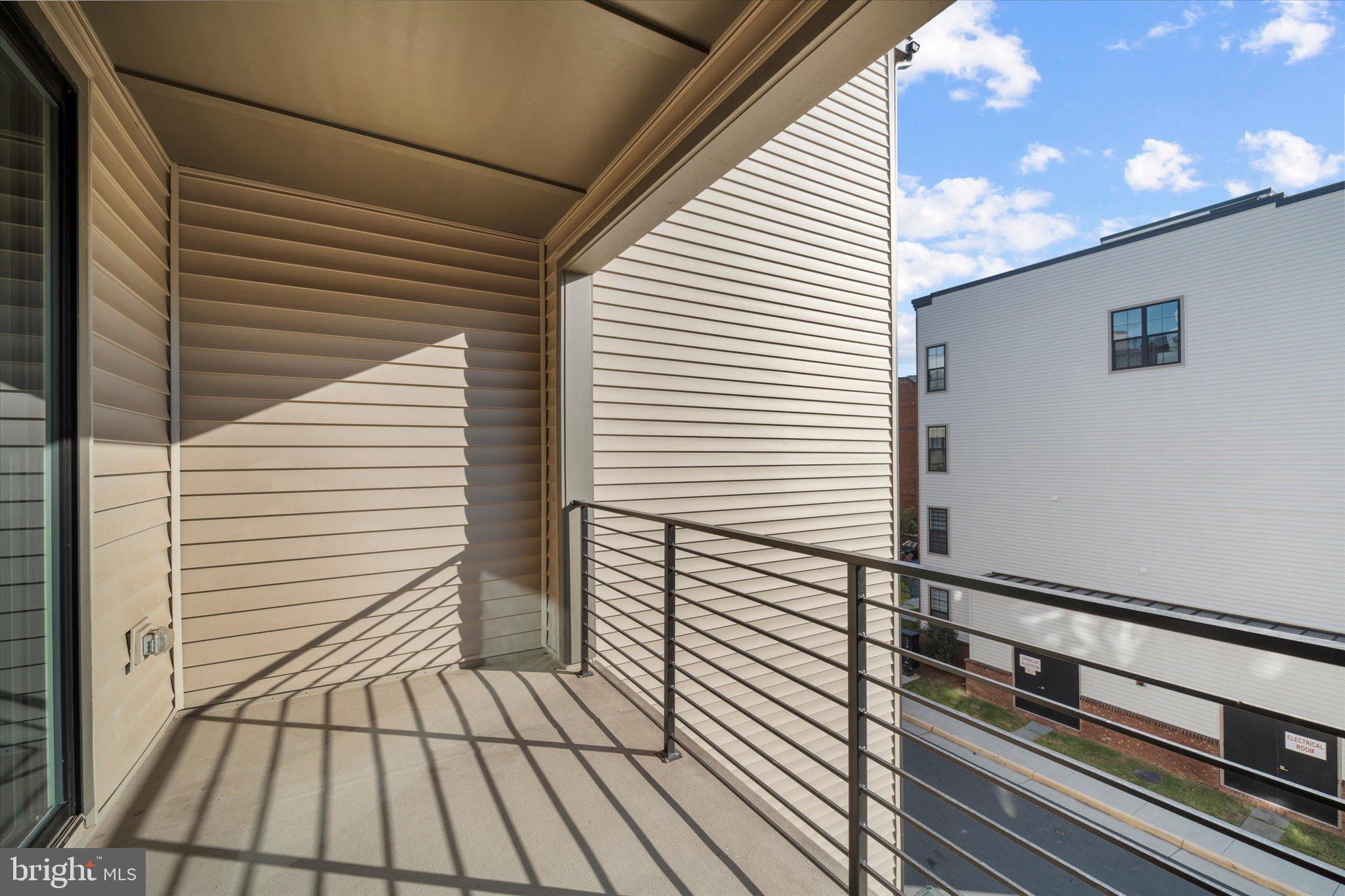 METRO WALK AT MOOREFIELD STATION - Residential