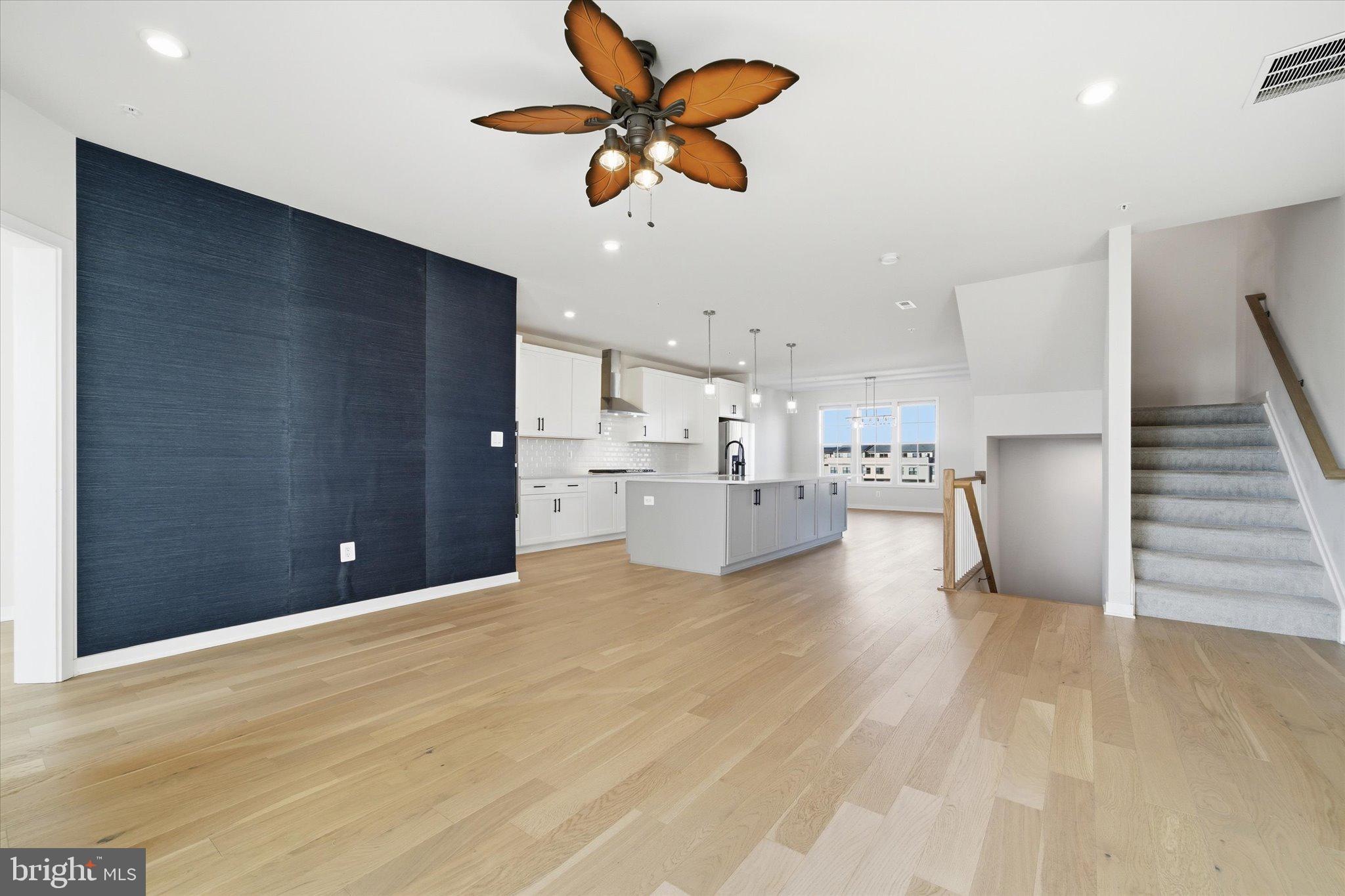 METRO WALK AT MOOREFIELD STATION - Residential