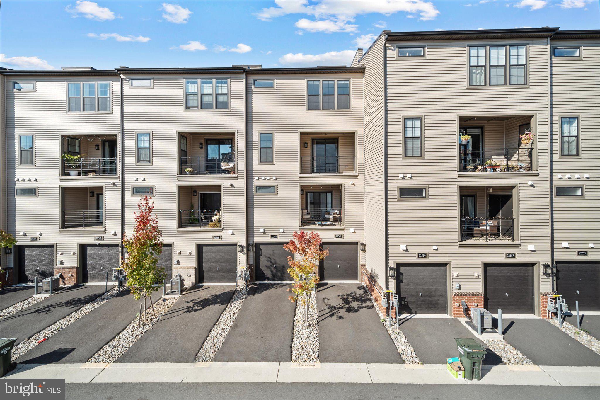 METRO WALK AT MOOREFIELD STATION - Residential