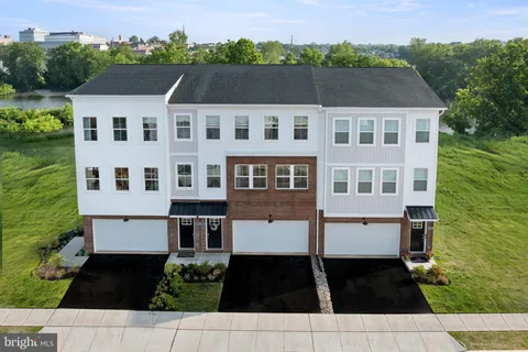 106 Continental Way, Bridgeport, PA 19405 - MLS#: PAMC2135146