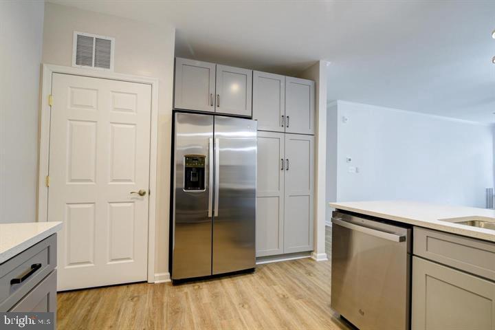 CHRISTOPHER AT CEDAR LAKES - Residential Lease