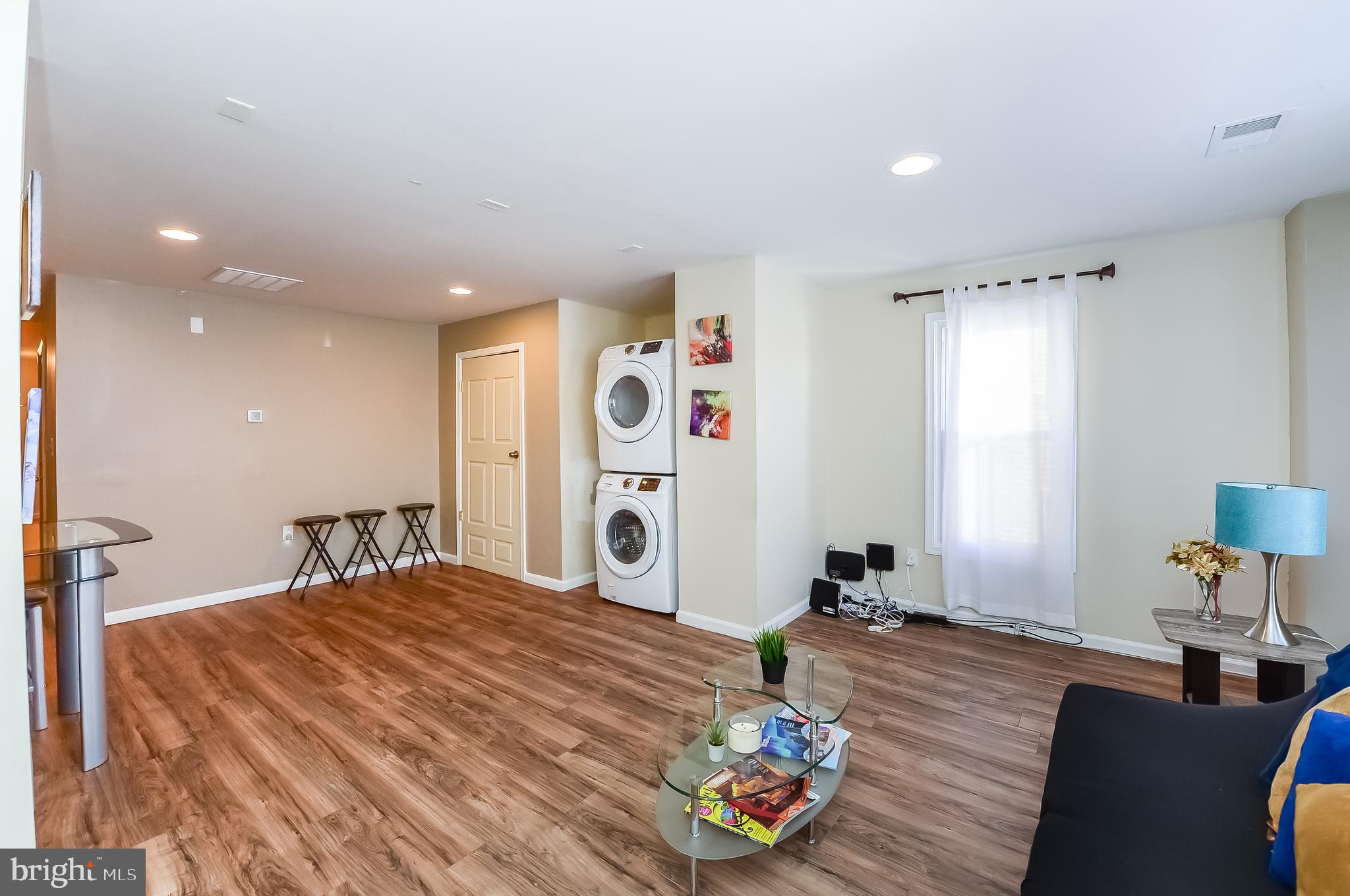 WALNUT HILL - Residential Lease