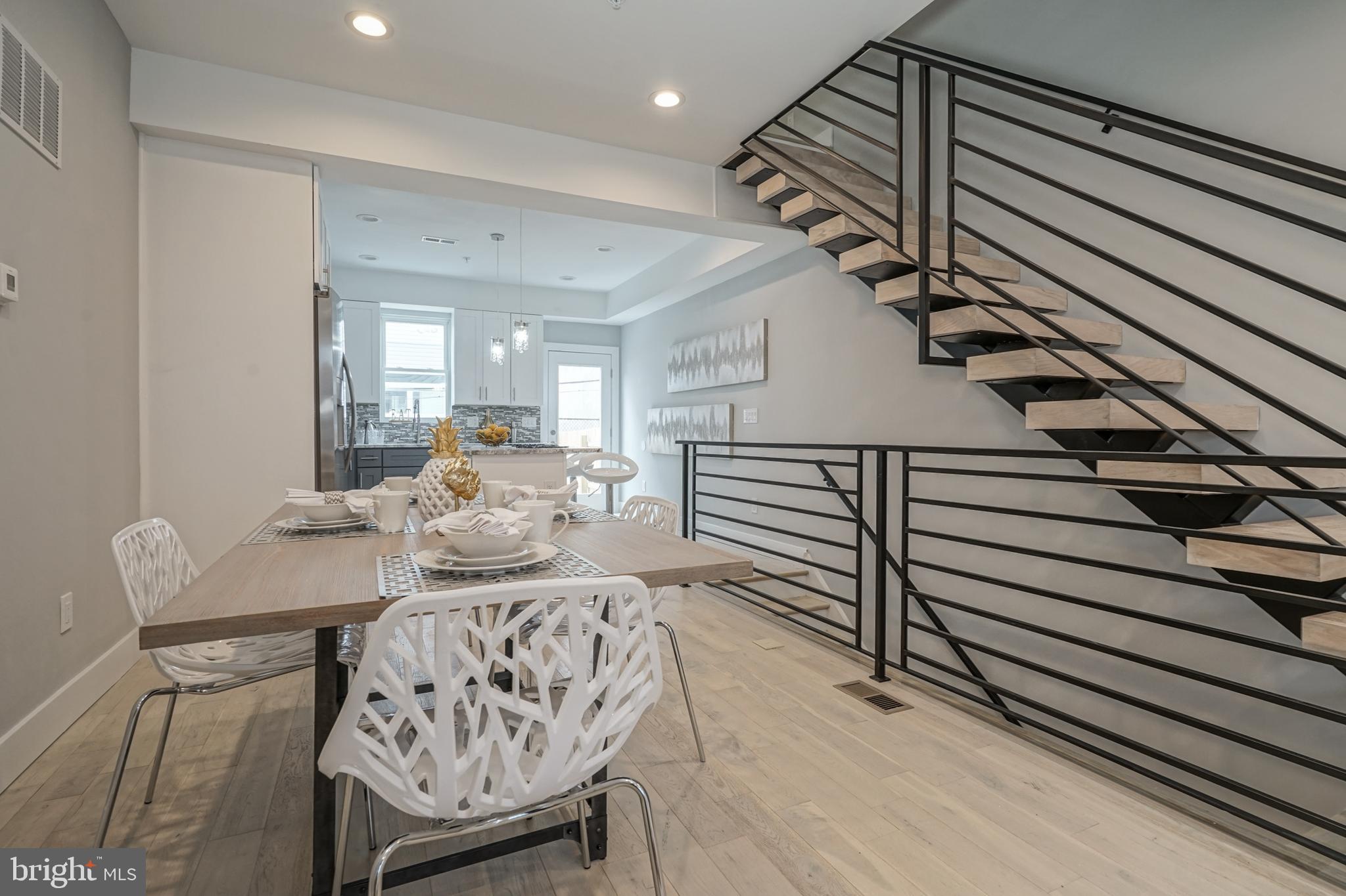 SHARSWOOD - Residential