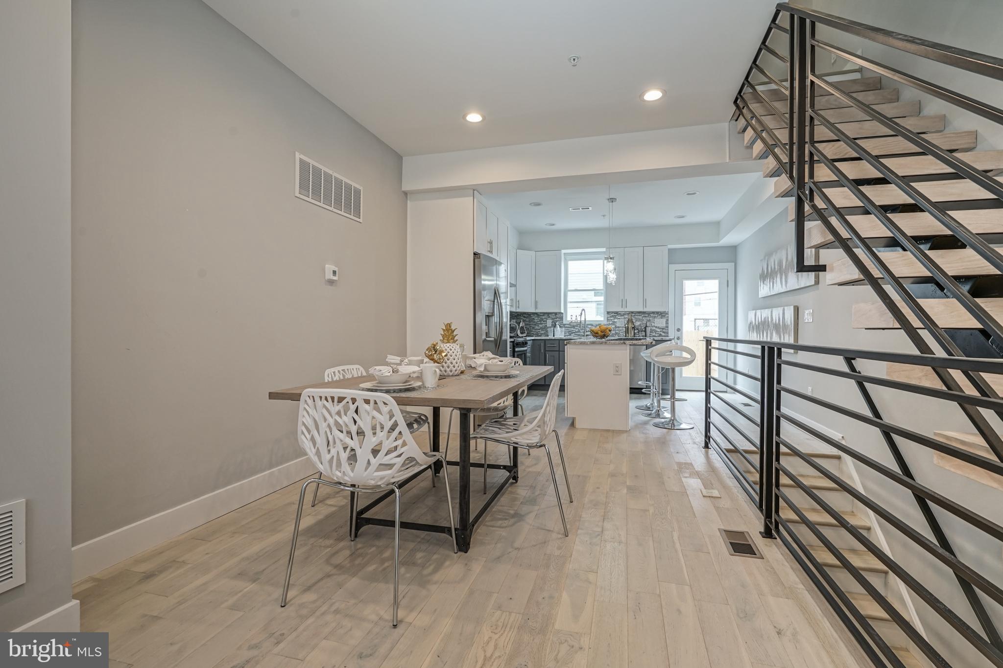 SHARSWOOD - Residential