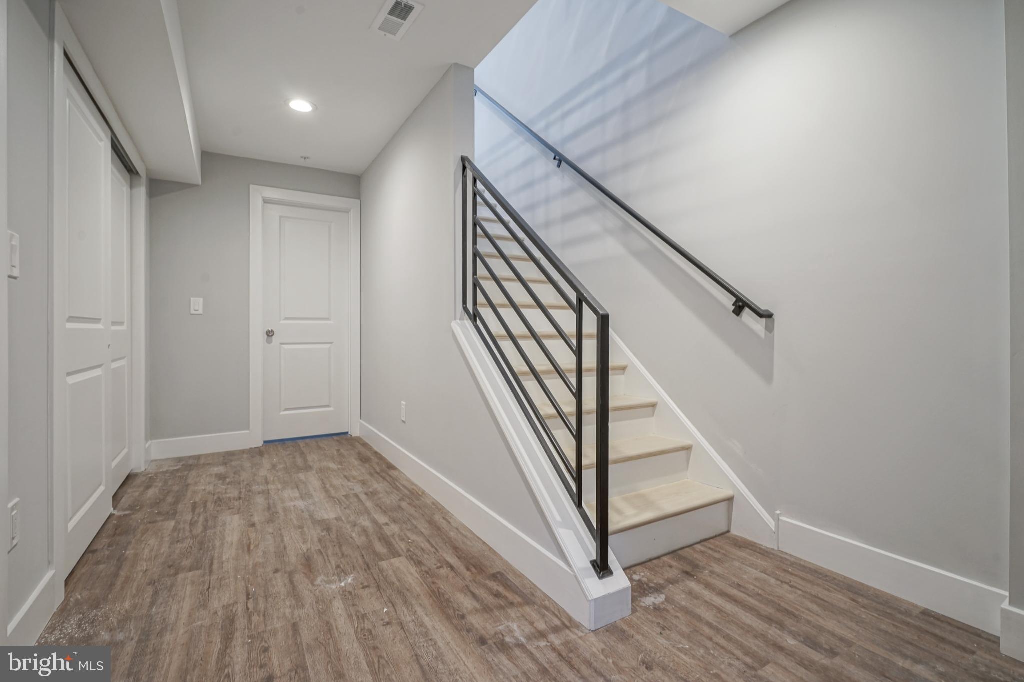 SHARSWOOD - Residential