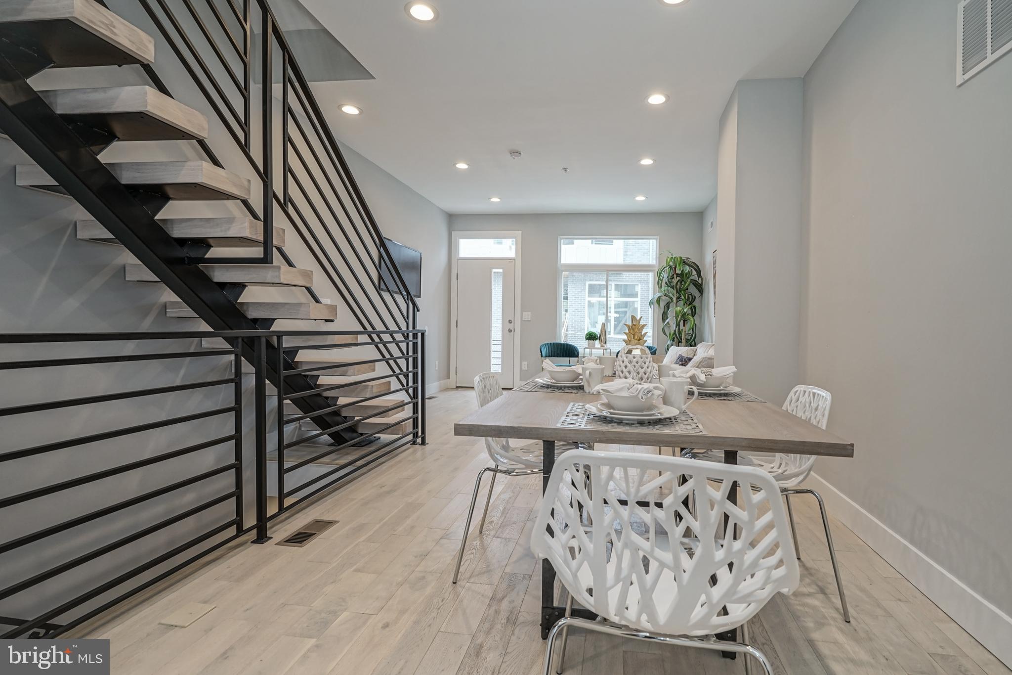 SHARSWOOD - Residential