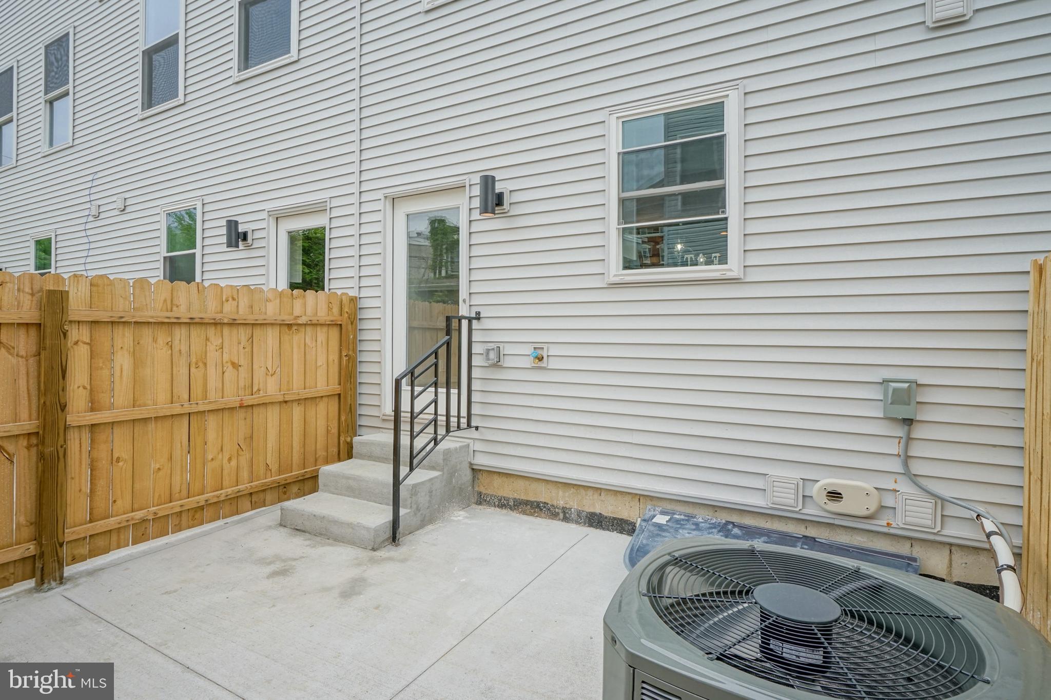 SHARSWOOD - Residential