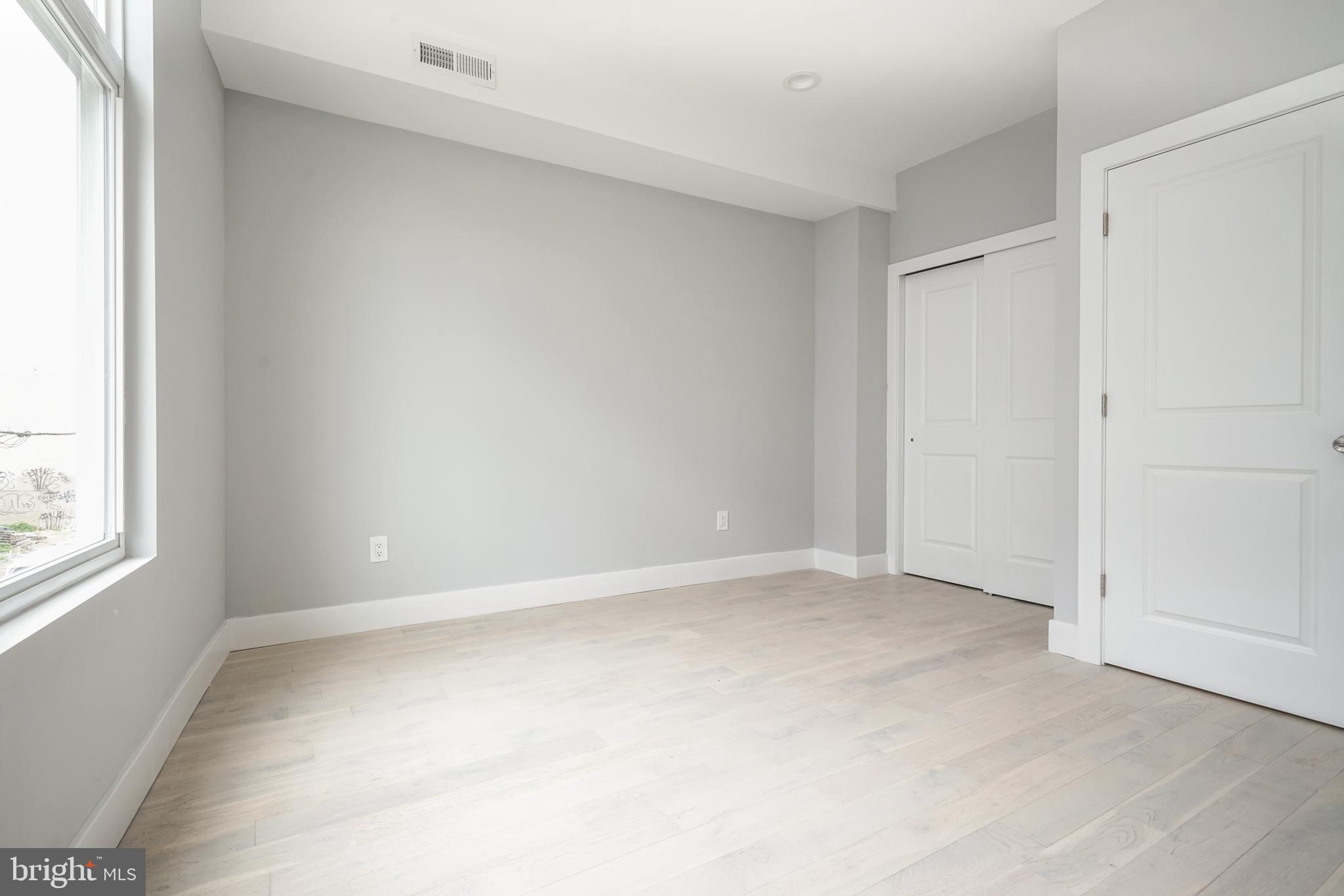 SHARSWOOD - Residential