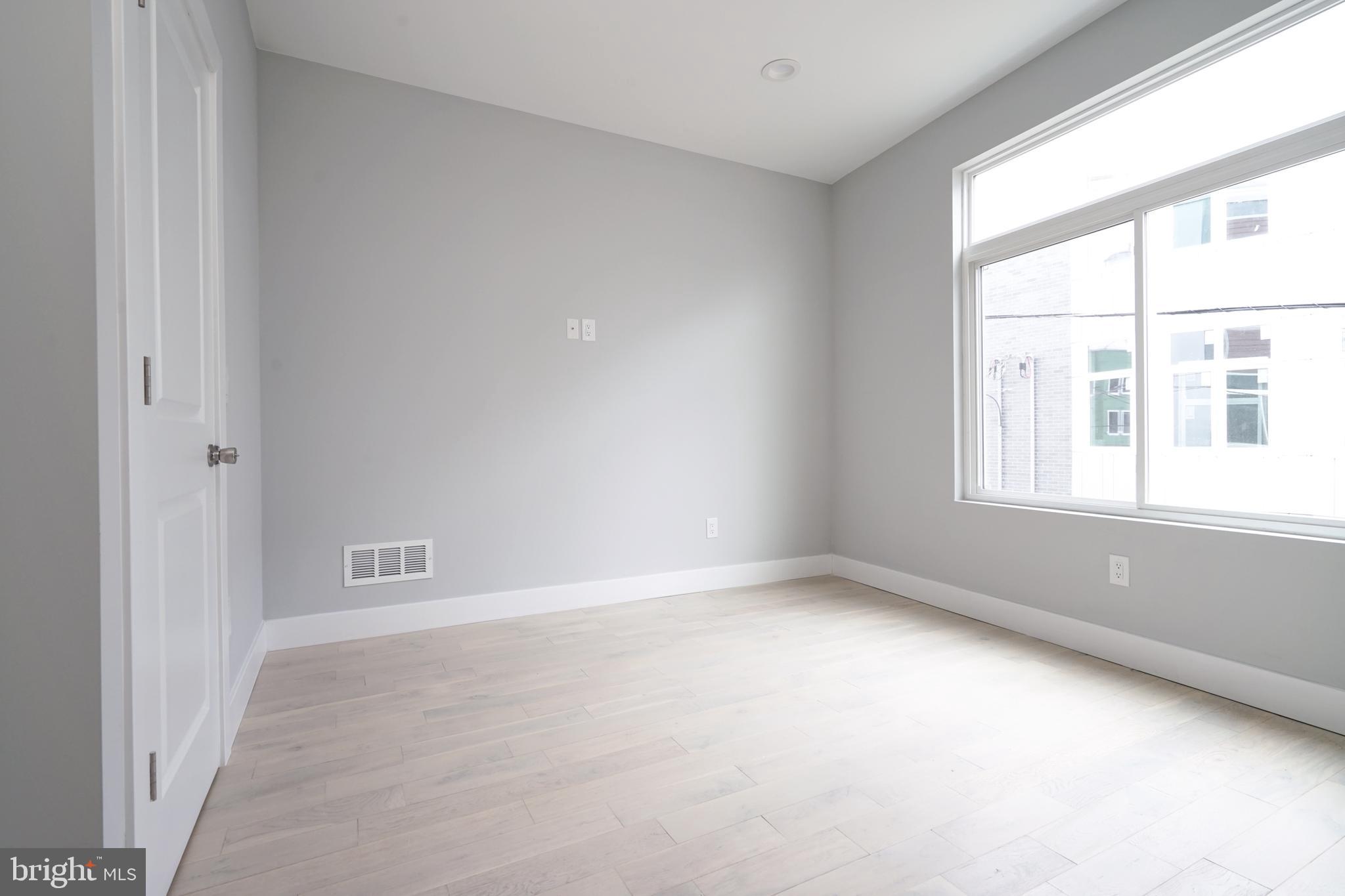 SHARSWOOD - Residential