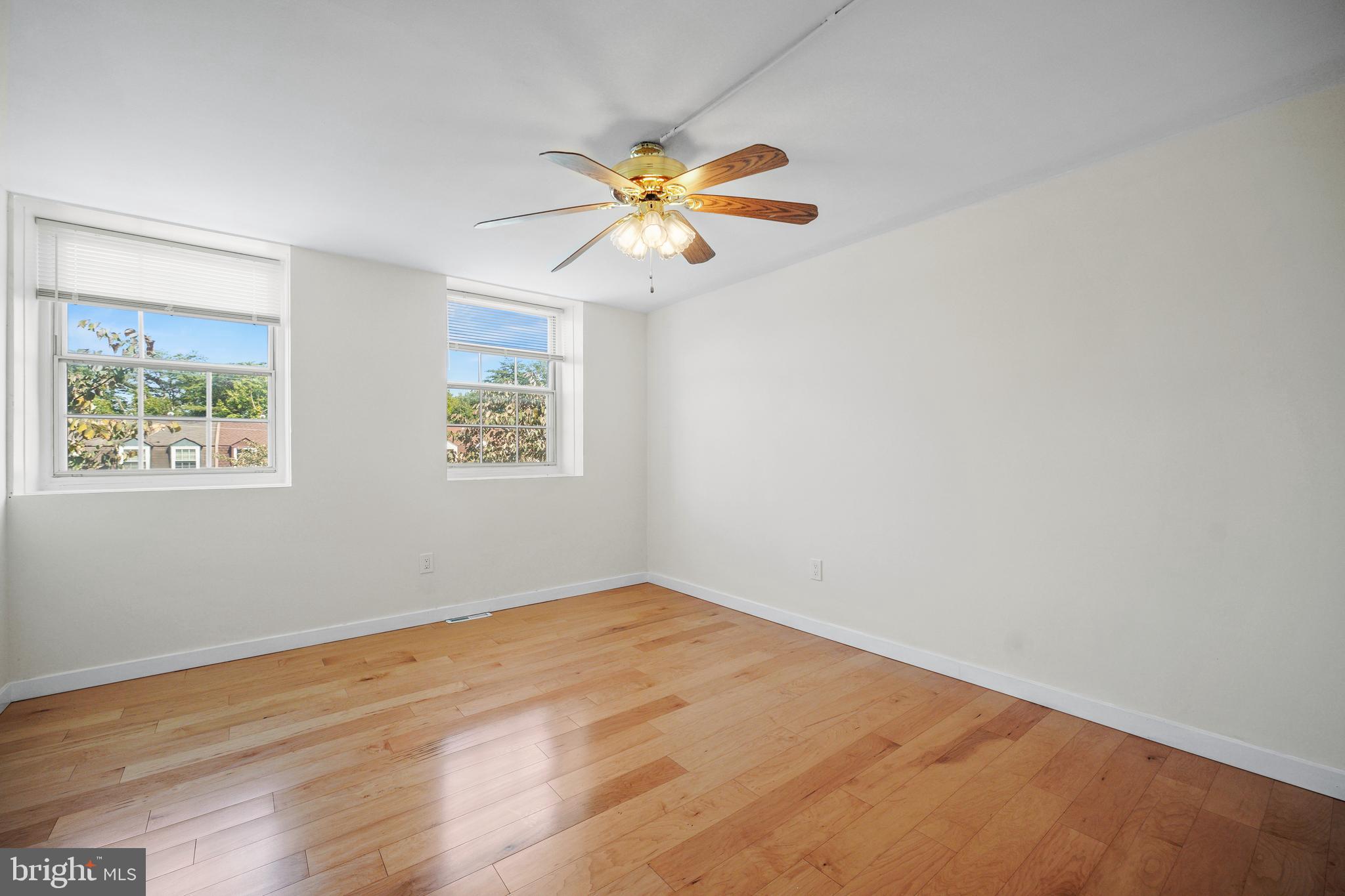 WINDMILL SQUARE - Residential