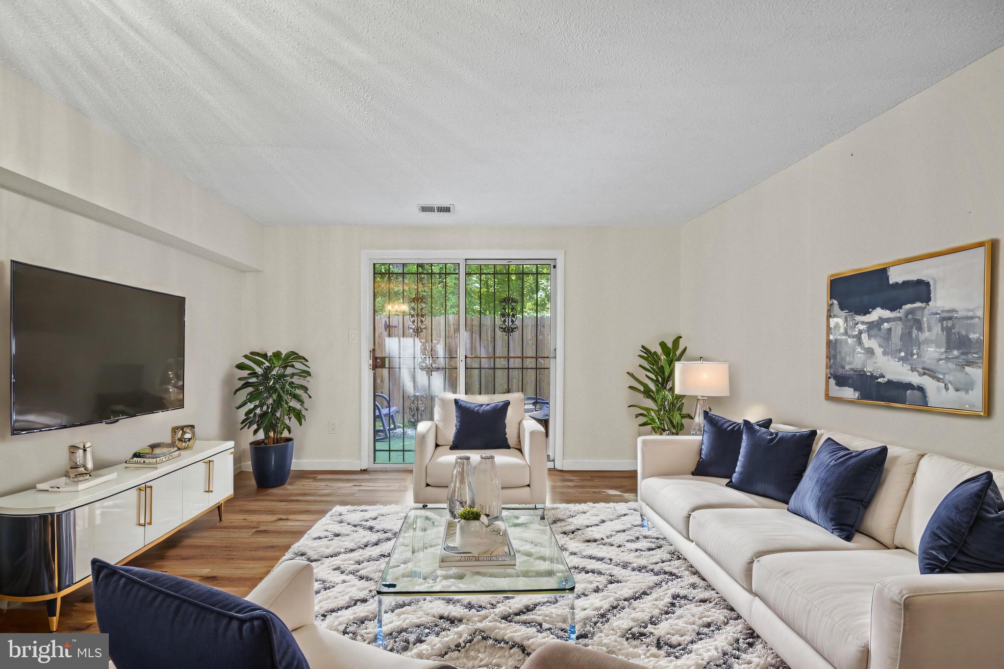 WINDMILL SQUARE - Residential