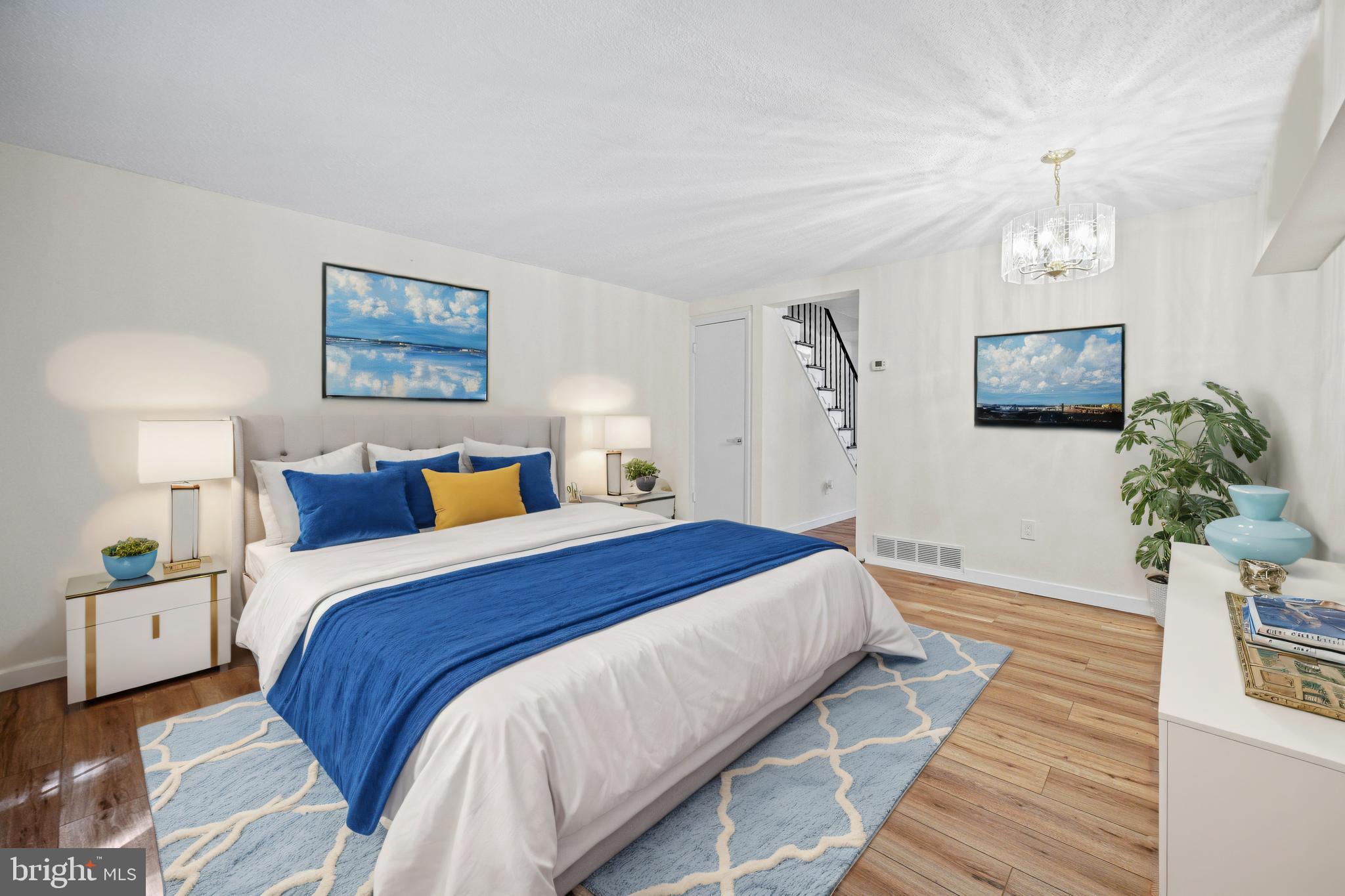 WINDMILL SQUARE - Residential