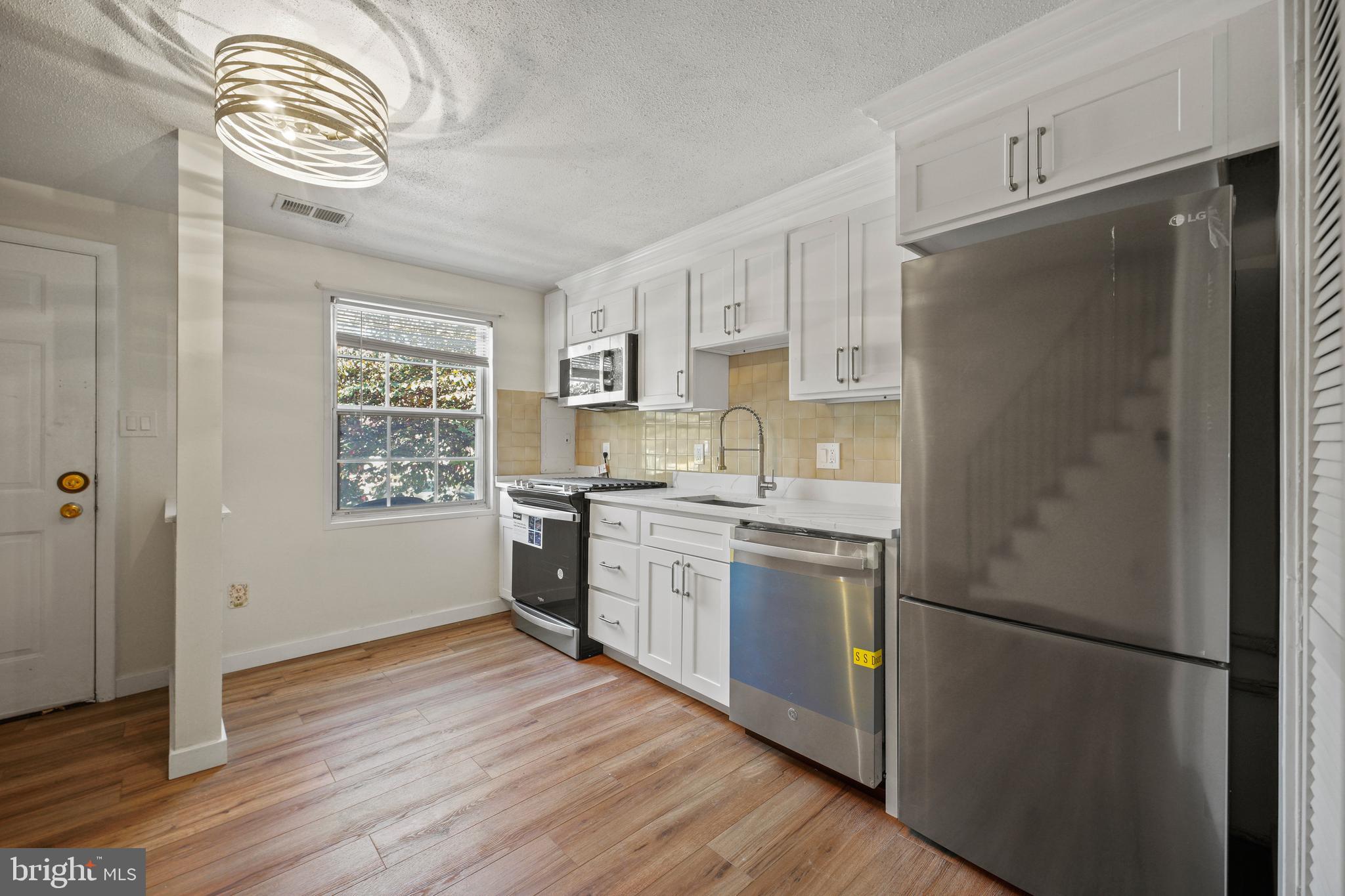 WINDMILL SQUARE - Residential