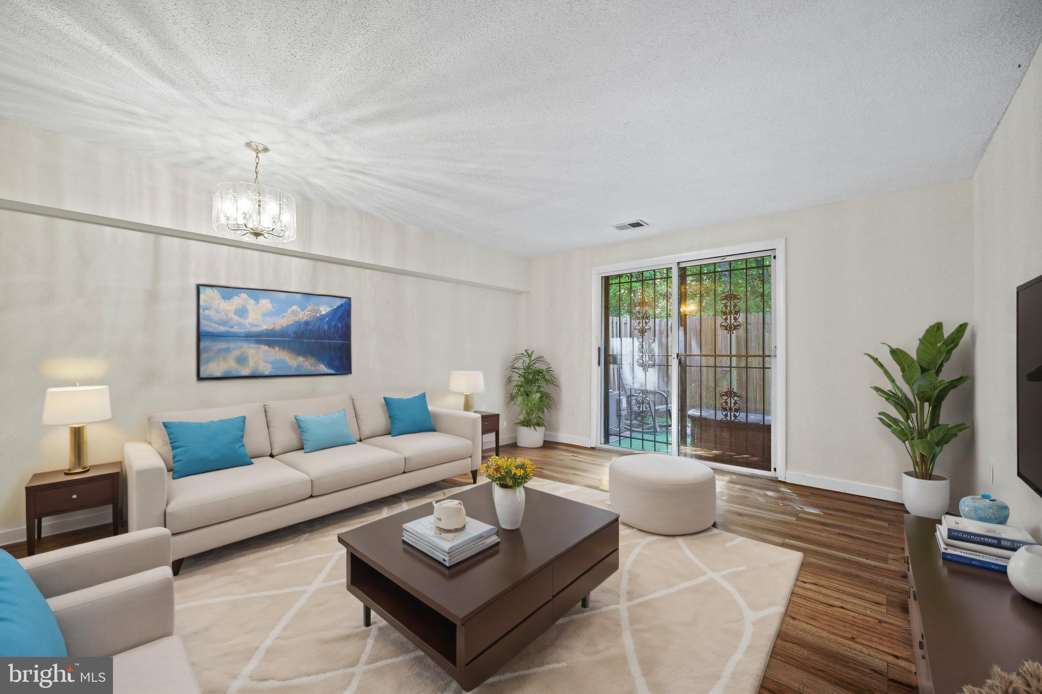 WINDMILL SQUARE - Residential