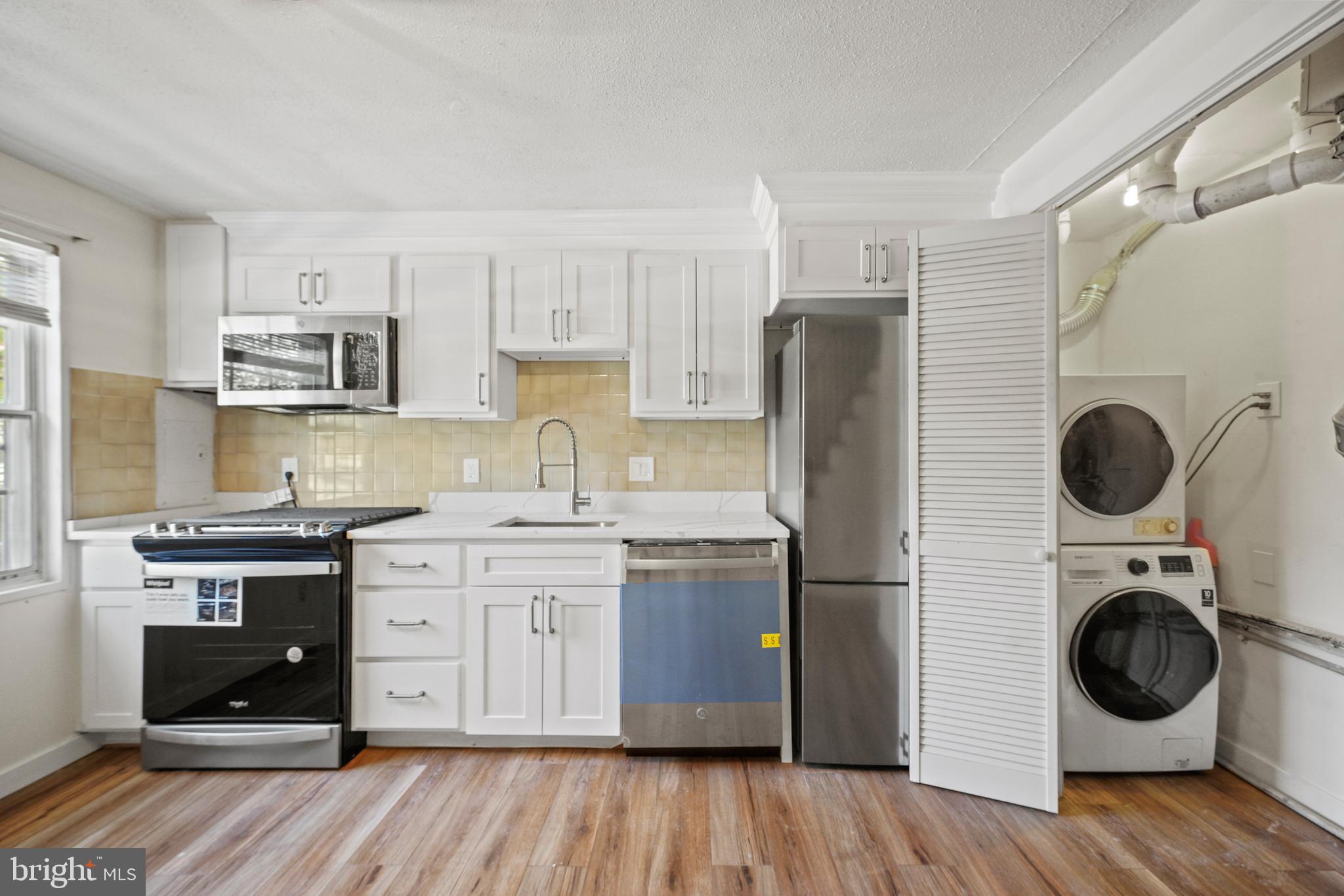 WINDMILL SQUARE - Residential