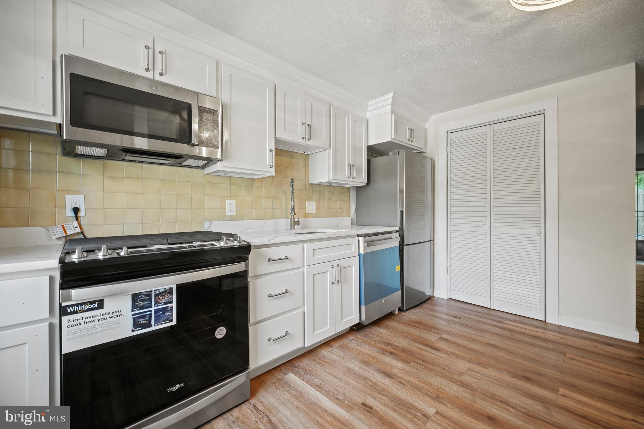 WINDMILL SQUARE - Residential