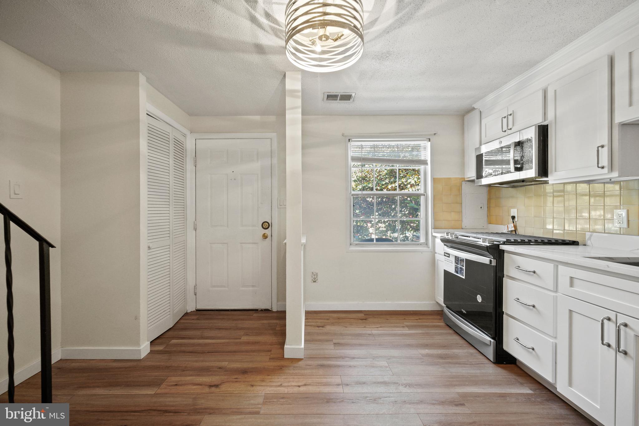 WINDMILL SQUARE - Residential