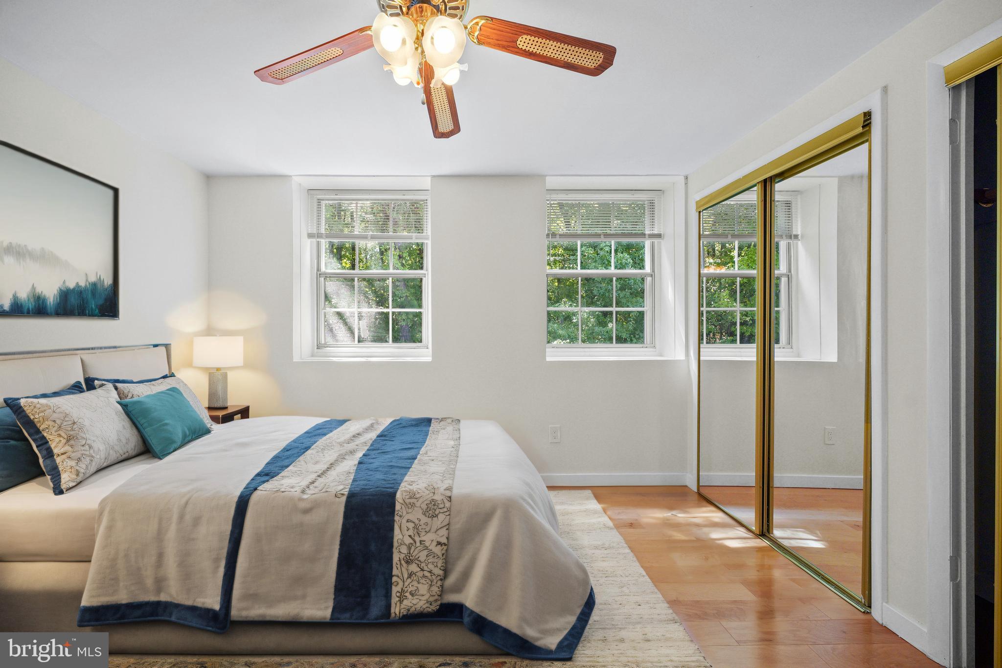 WINDMILL SQUARE - Residential