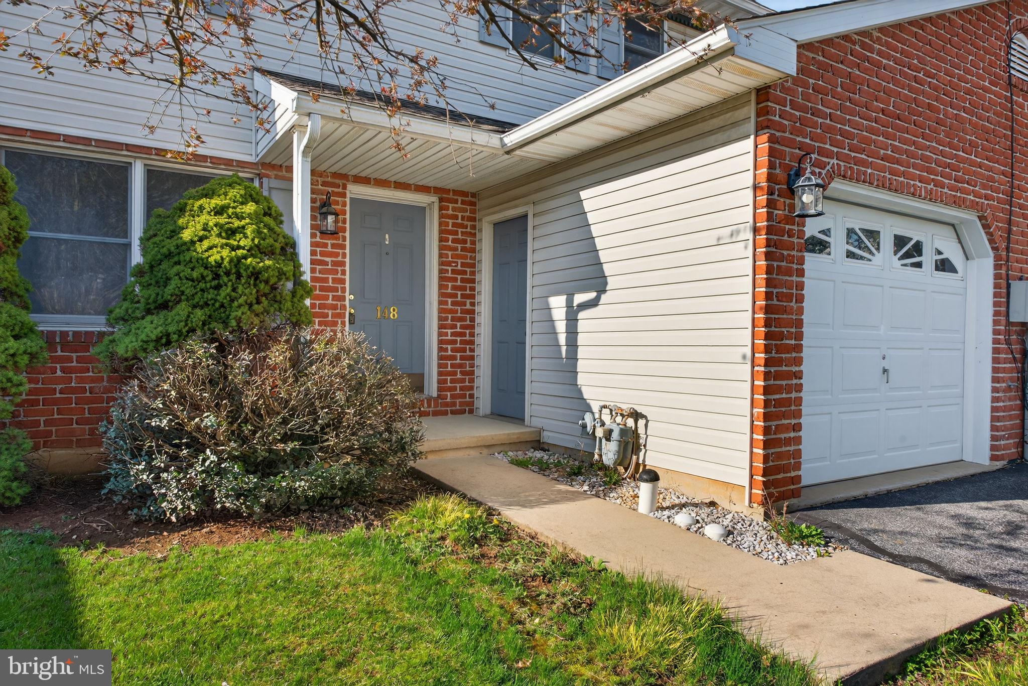 HICKORY HILLS - Residential