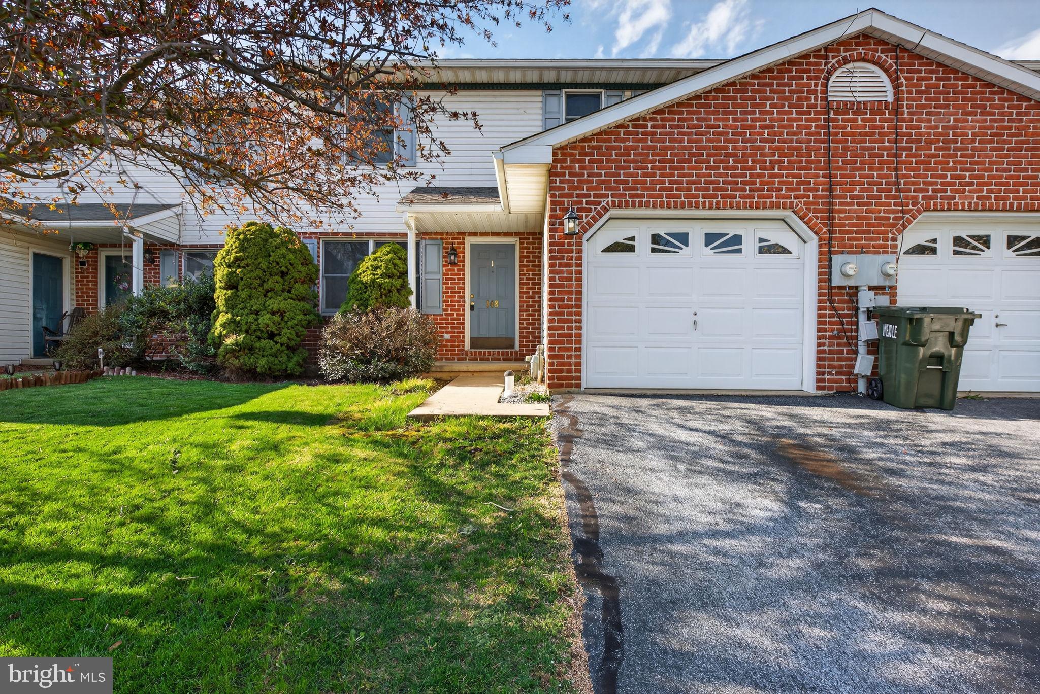 HICKORY HILLS - Residential