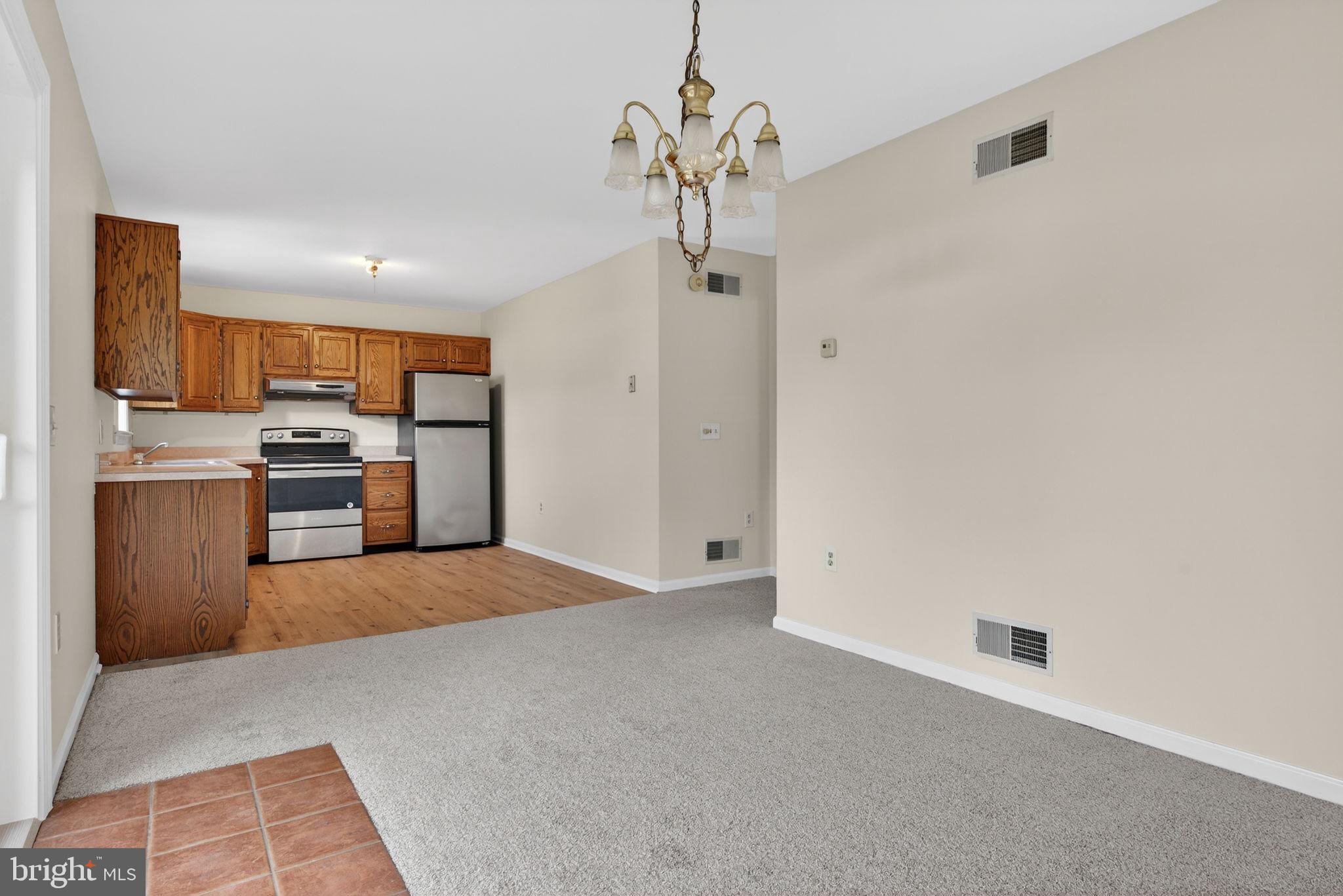 HICKORY HILLS - Residential